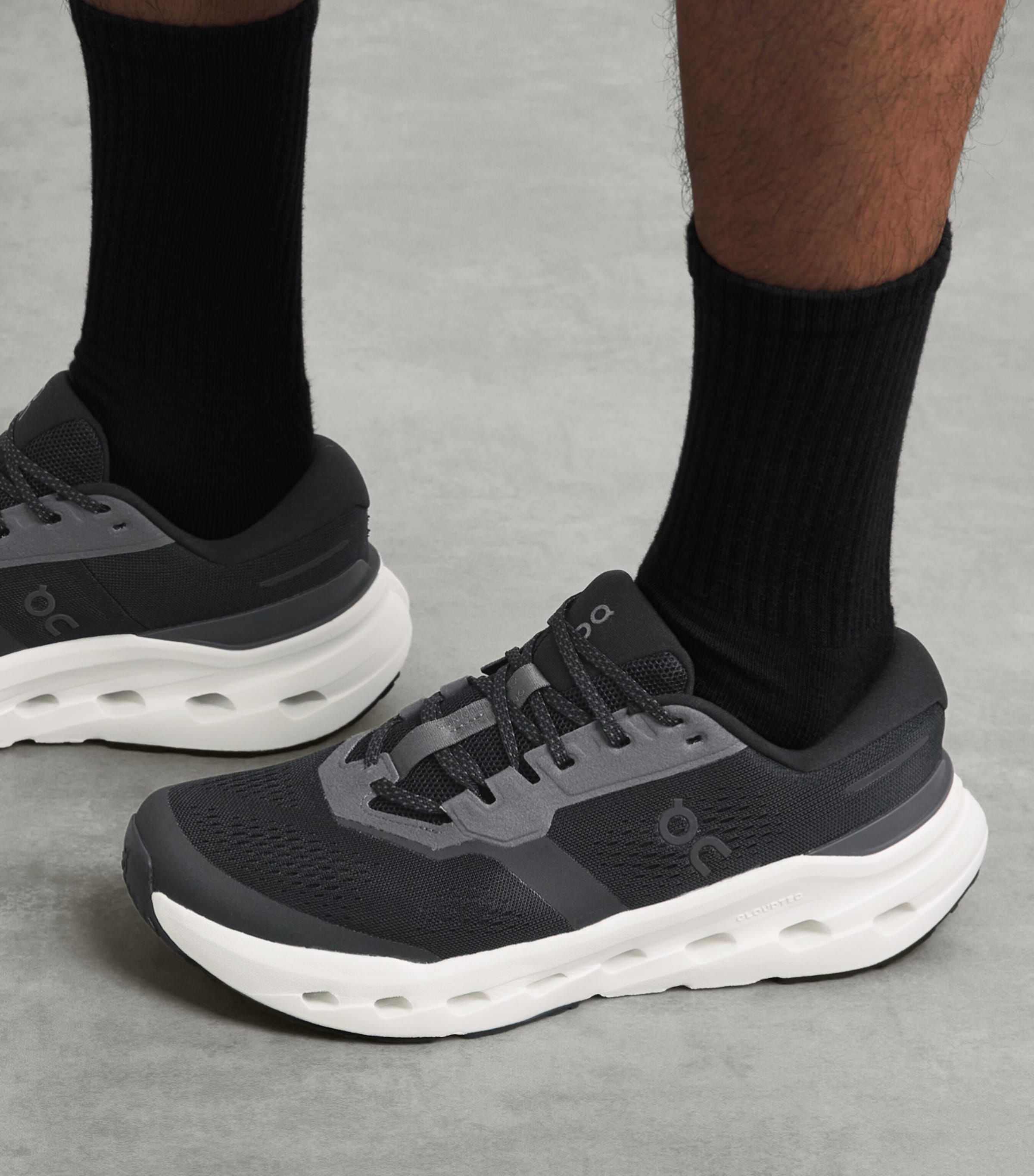 On Mens Cloudrunner 3 Trainers Black | Ivory Image 2