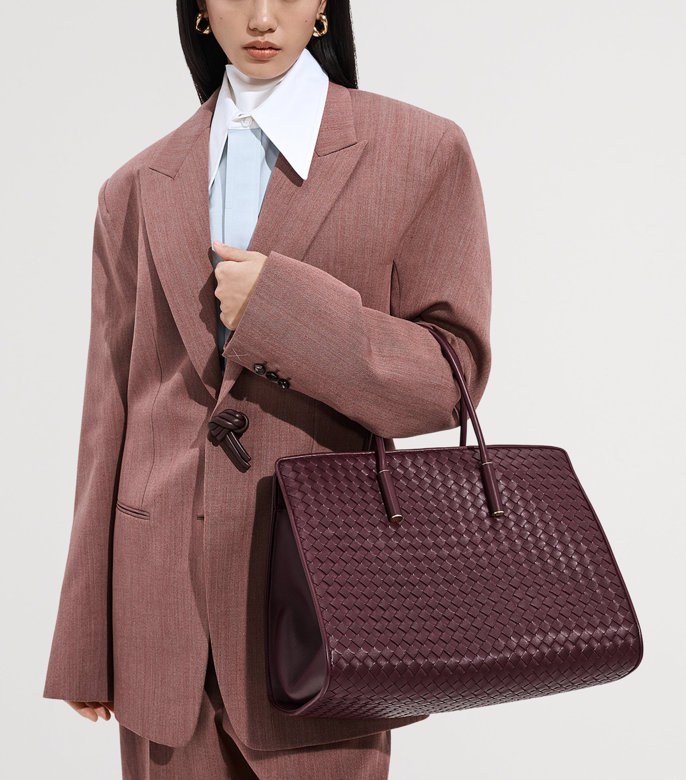 Bottega Veneta Womens Leather Barbara Tote Bag Image 2