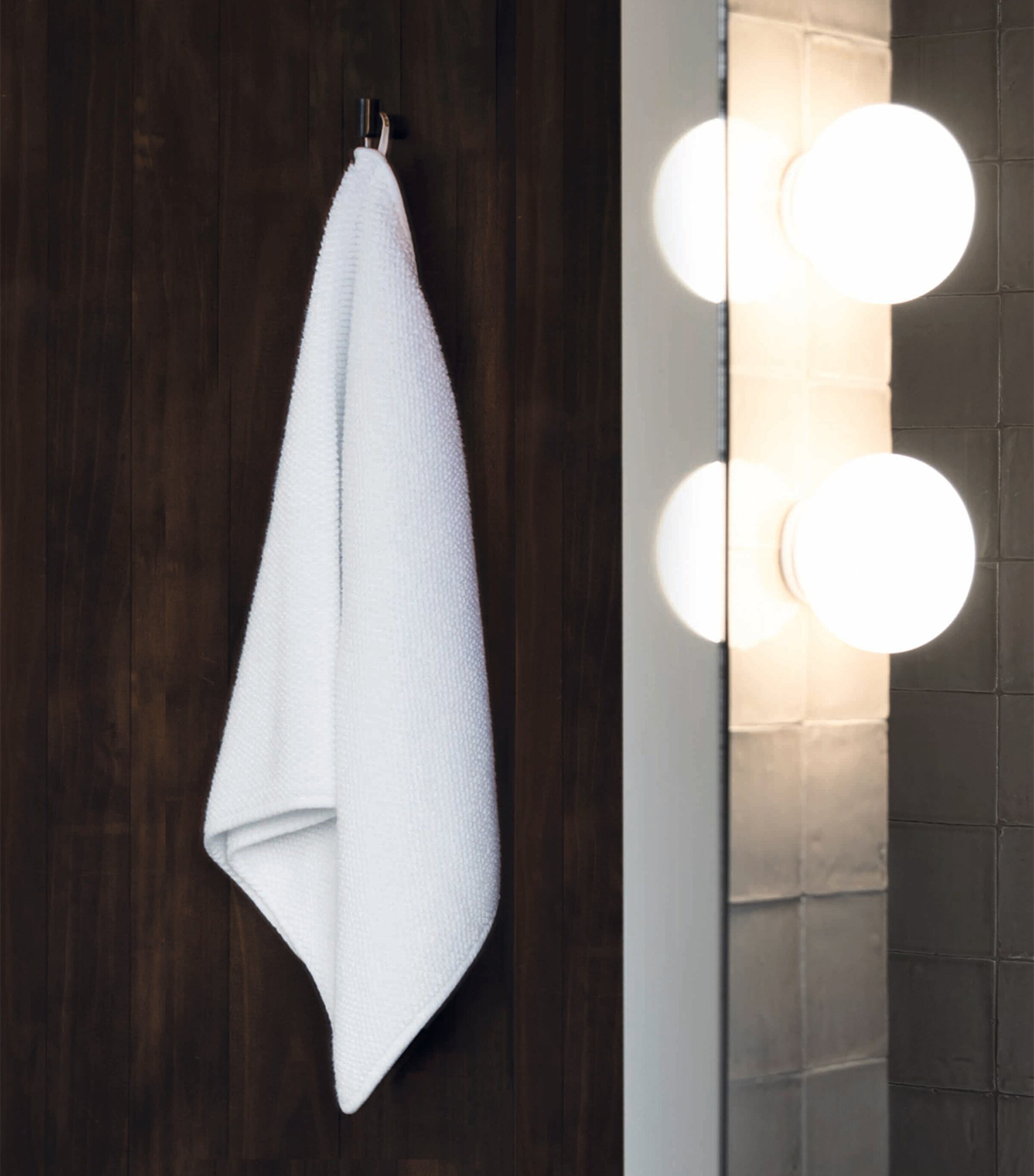 GRACCIOZA Cotton Pearls Hand Towel (50cm x 100cm) White Image 4
