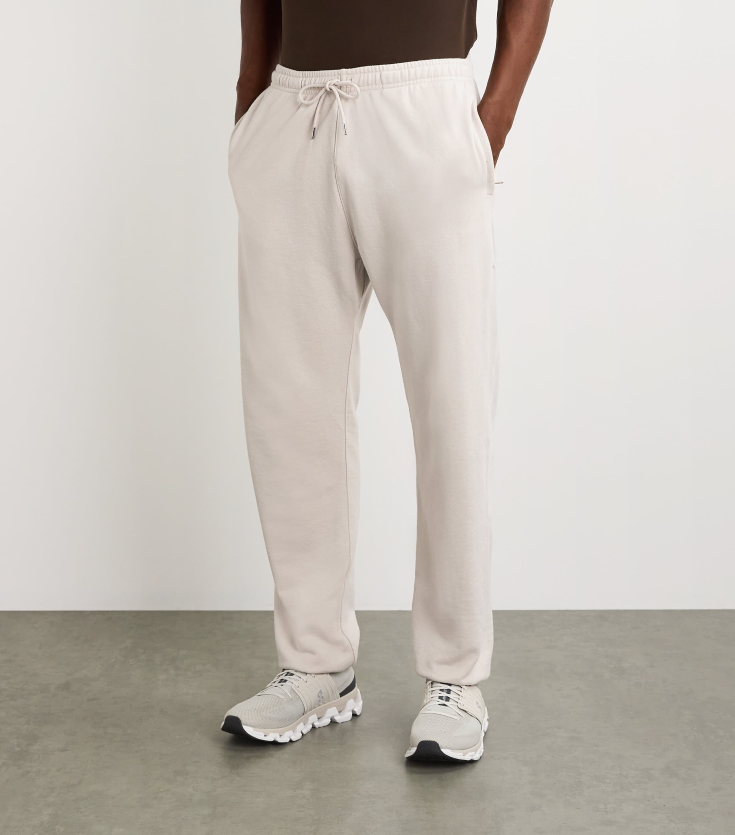 Alo Yoga Streetside Sweatpant unisex 完売品 Alo Yoga Streetside Sweatpant unisex 完売品 Alo Yoga