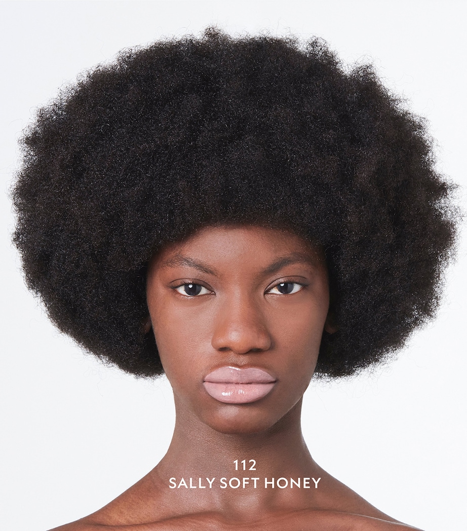 Gucci’s Rouge de Beauté Brillant Glow & Care Lip Colour 112 Image 4