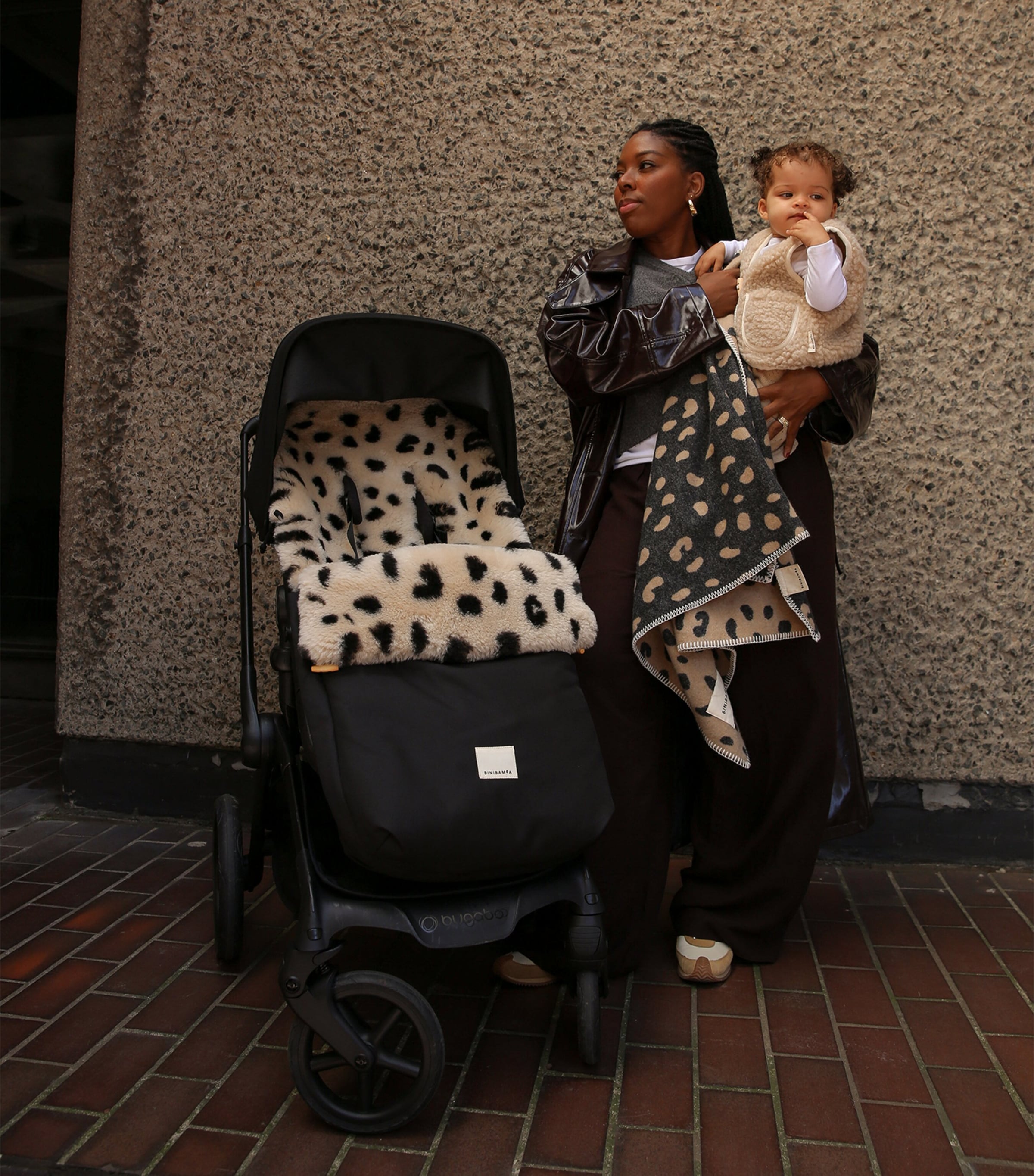 Binibamba Sheepskin-Lined Puffmuff Noir & Leopard Image 4