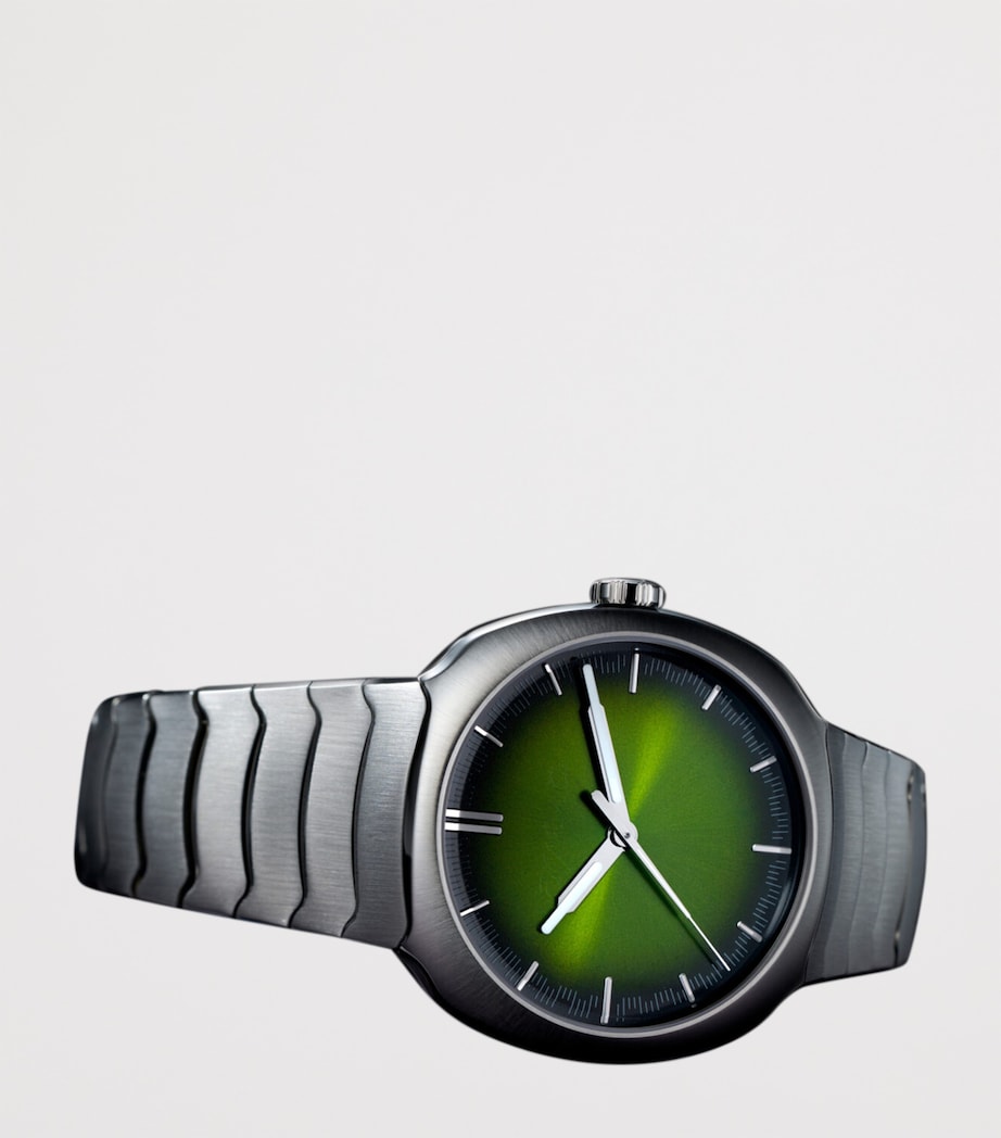 Stainless Steel Streamliner Centre Seconds Watch 40mm GREEN Image 4