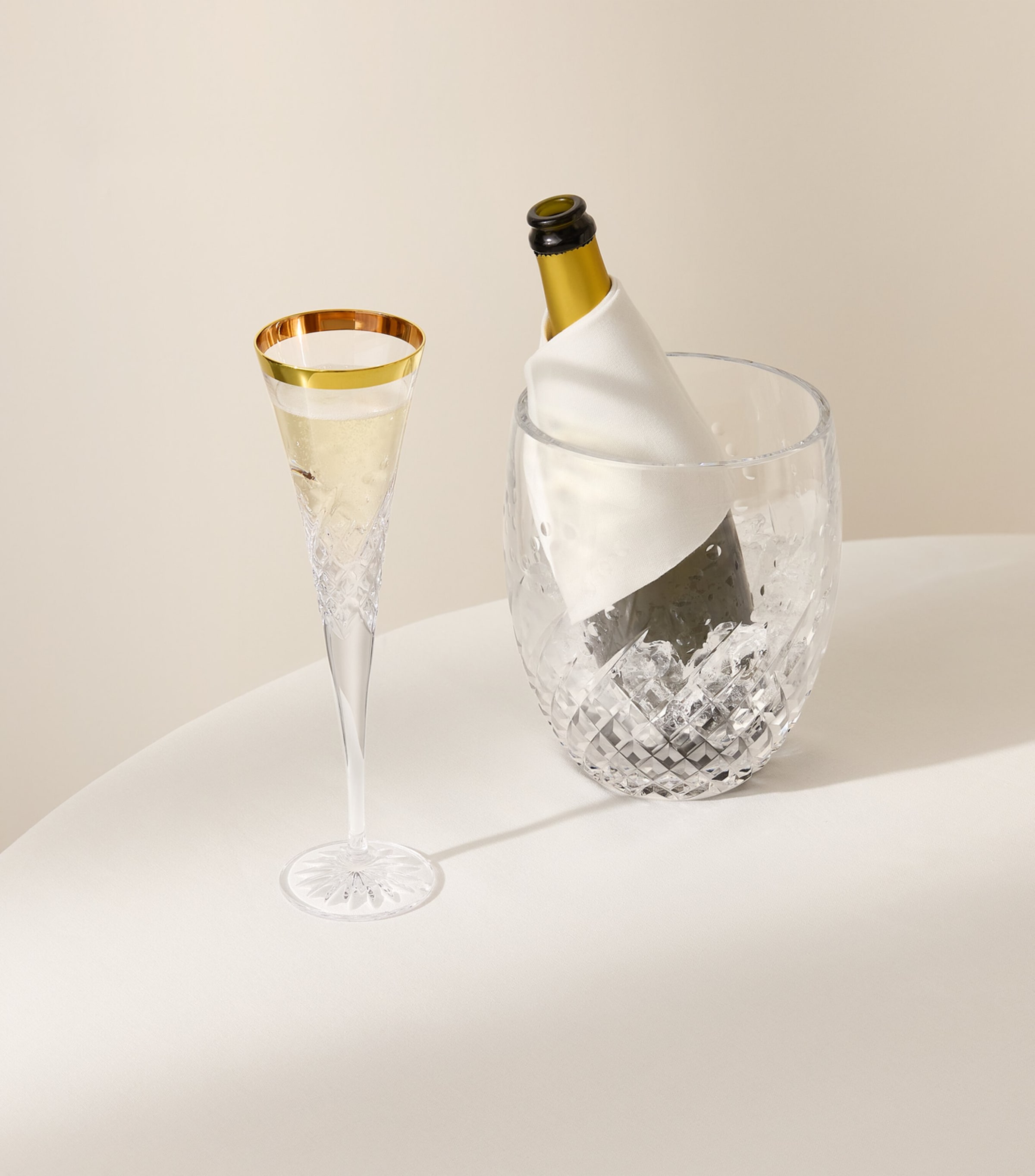 Set of 2 Celebrations Toasting Flutes (185ml) CLEAR Image 2