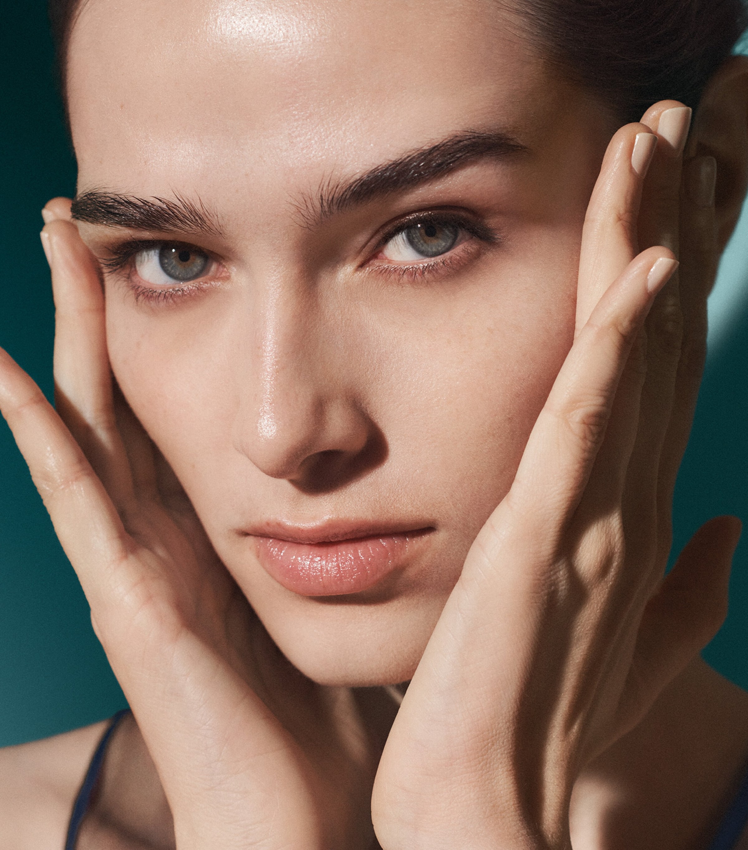 The Lifting and Firming Serum (30ml) NO COLOUR Image 5