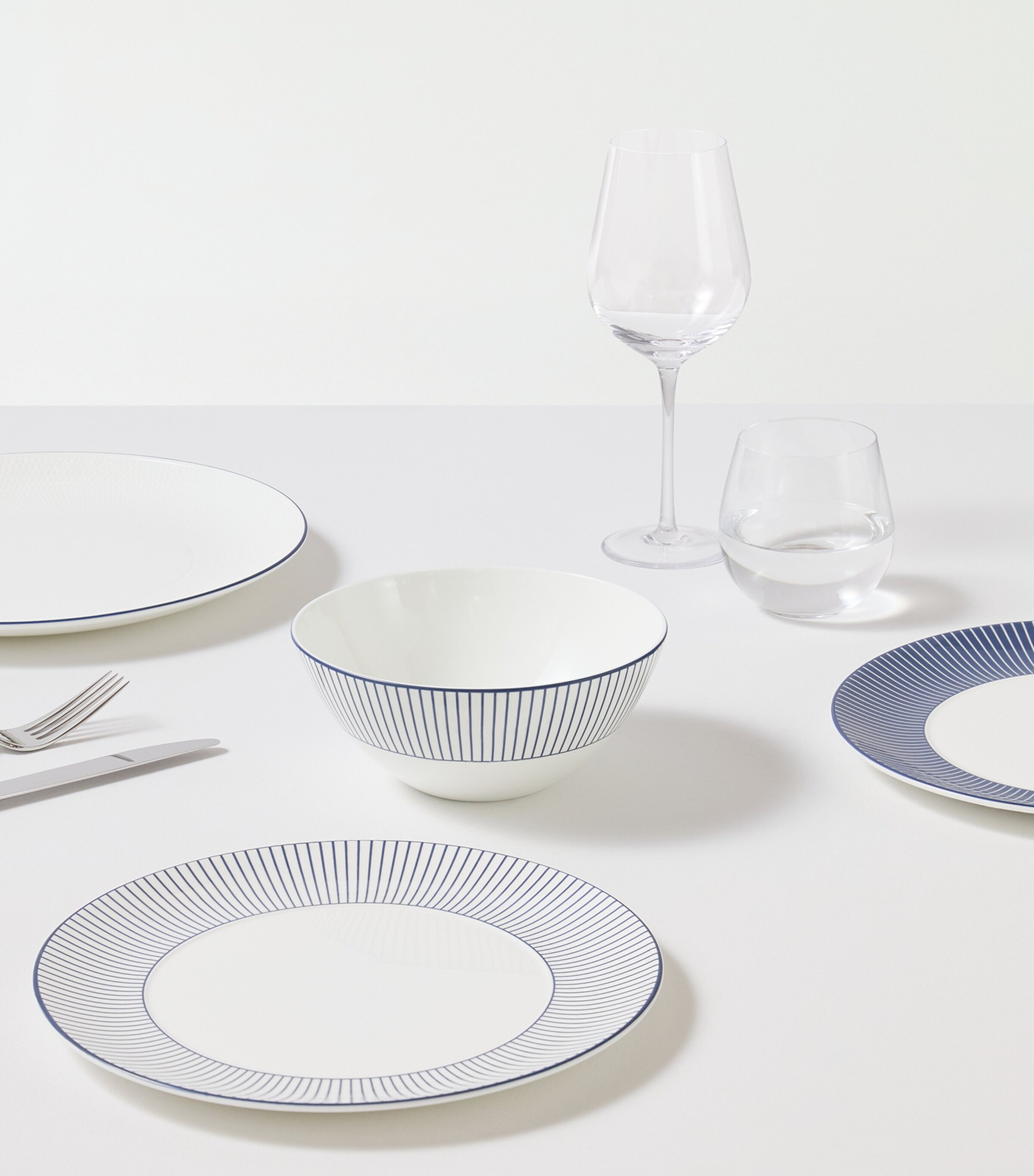 Bone China Gio Blue Plate (23cm) WHITE Image 7