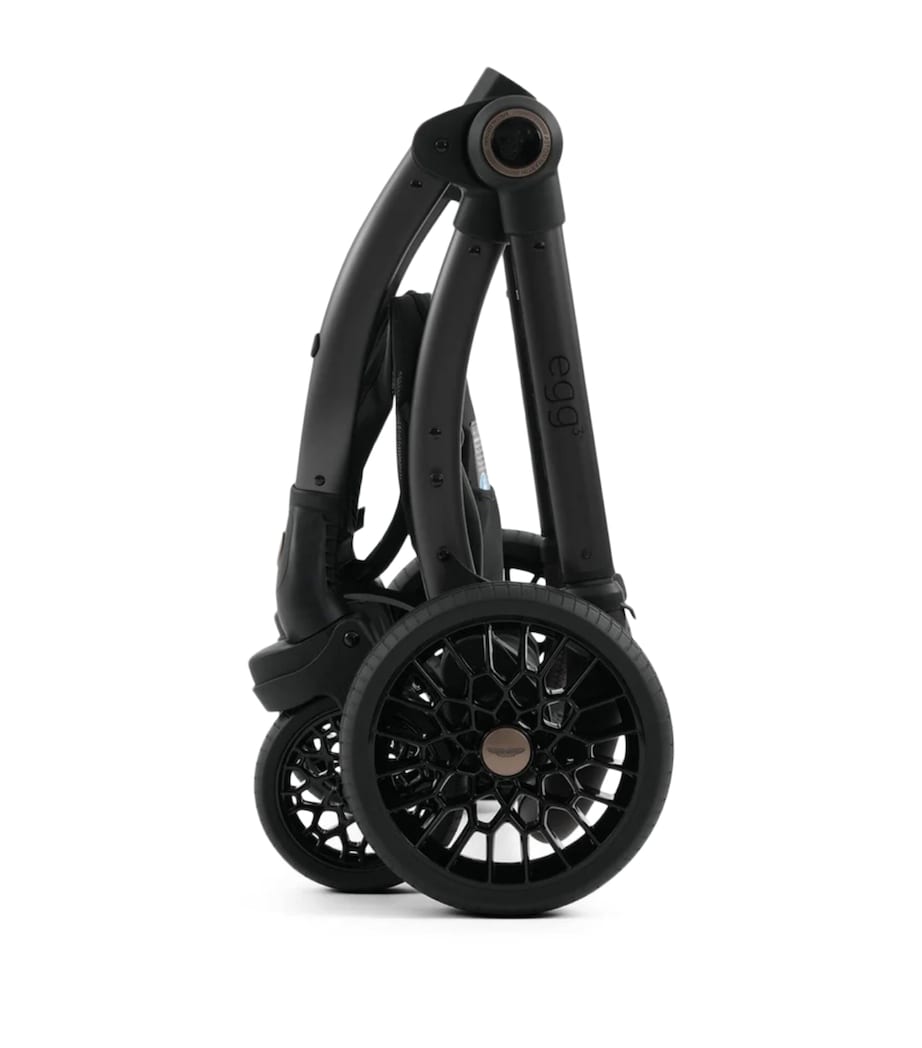 Egg x Aston Martin egg3 Snuggle Bundle Grey Image 12