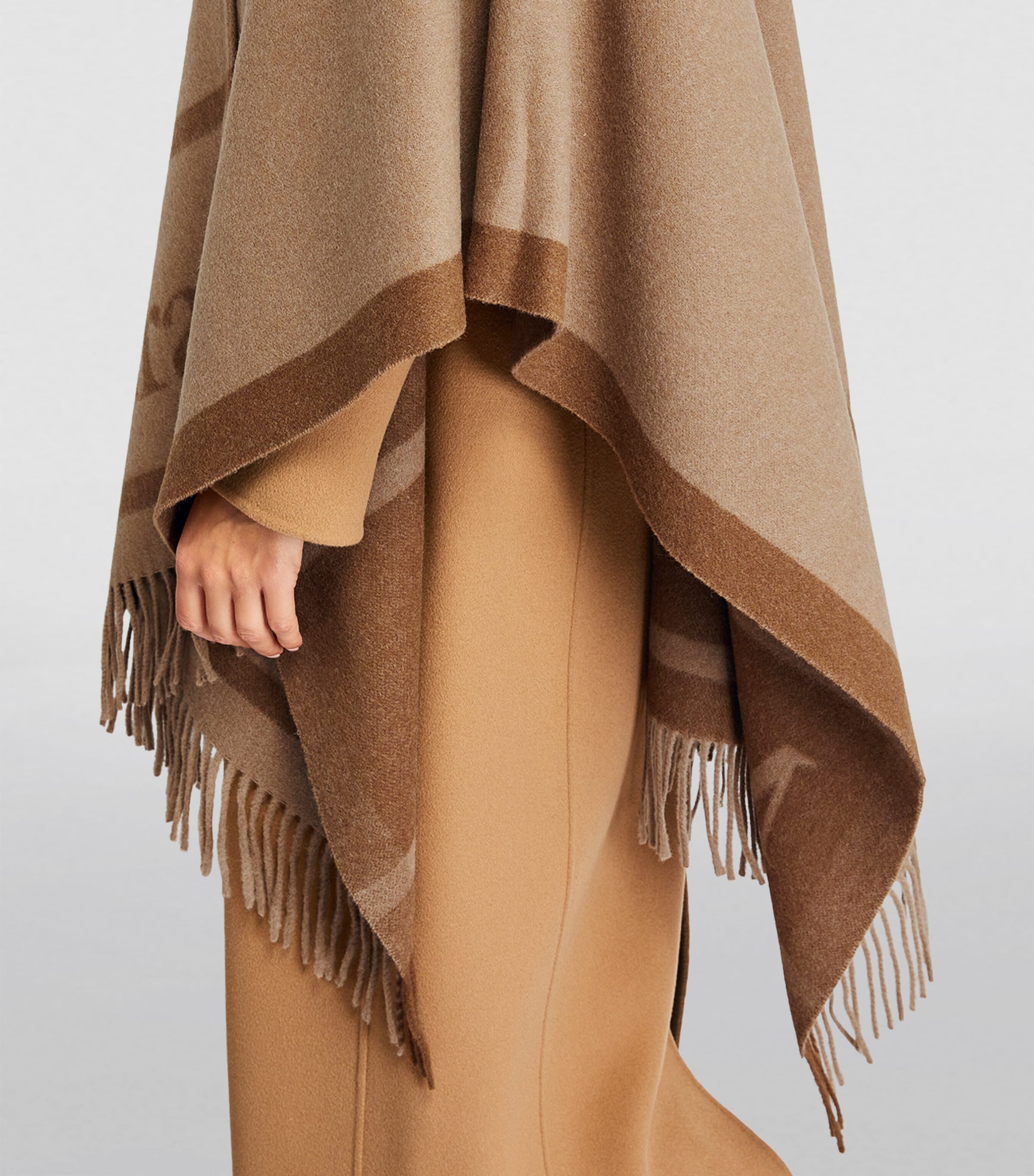 【関税込み】Max Mara ベージュ Hilde クローク Max Mara Wool Jacquard Hilde Cape | Harrods KR