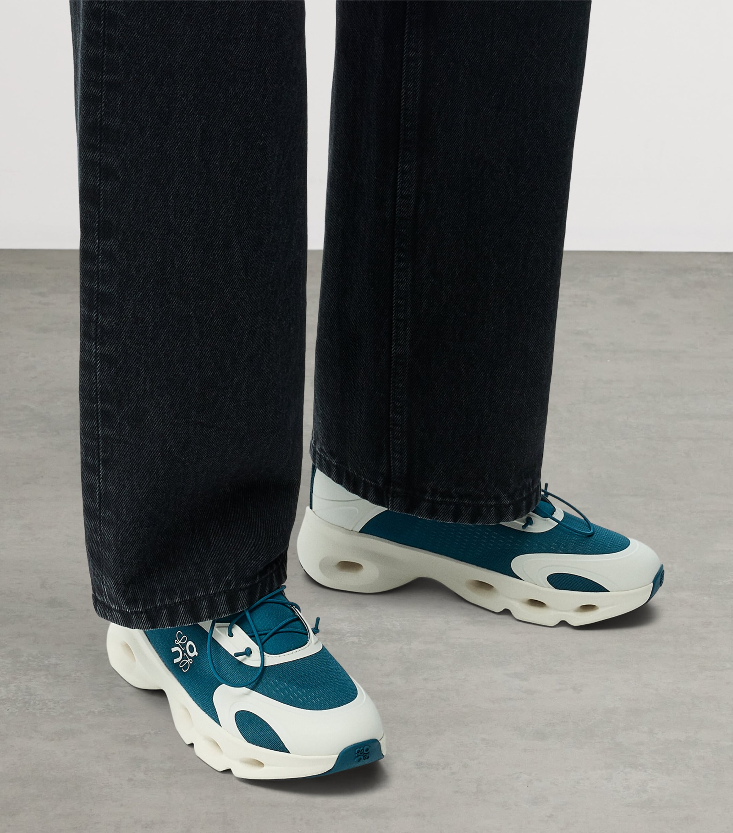 LOEWE x On Cloudsolo Trainers Teal/eggshell Image 2