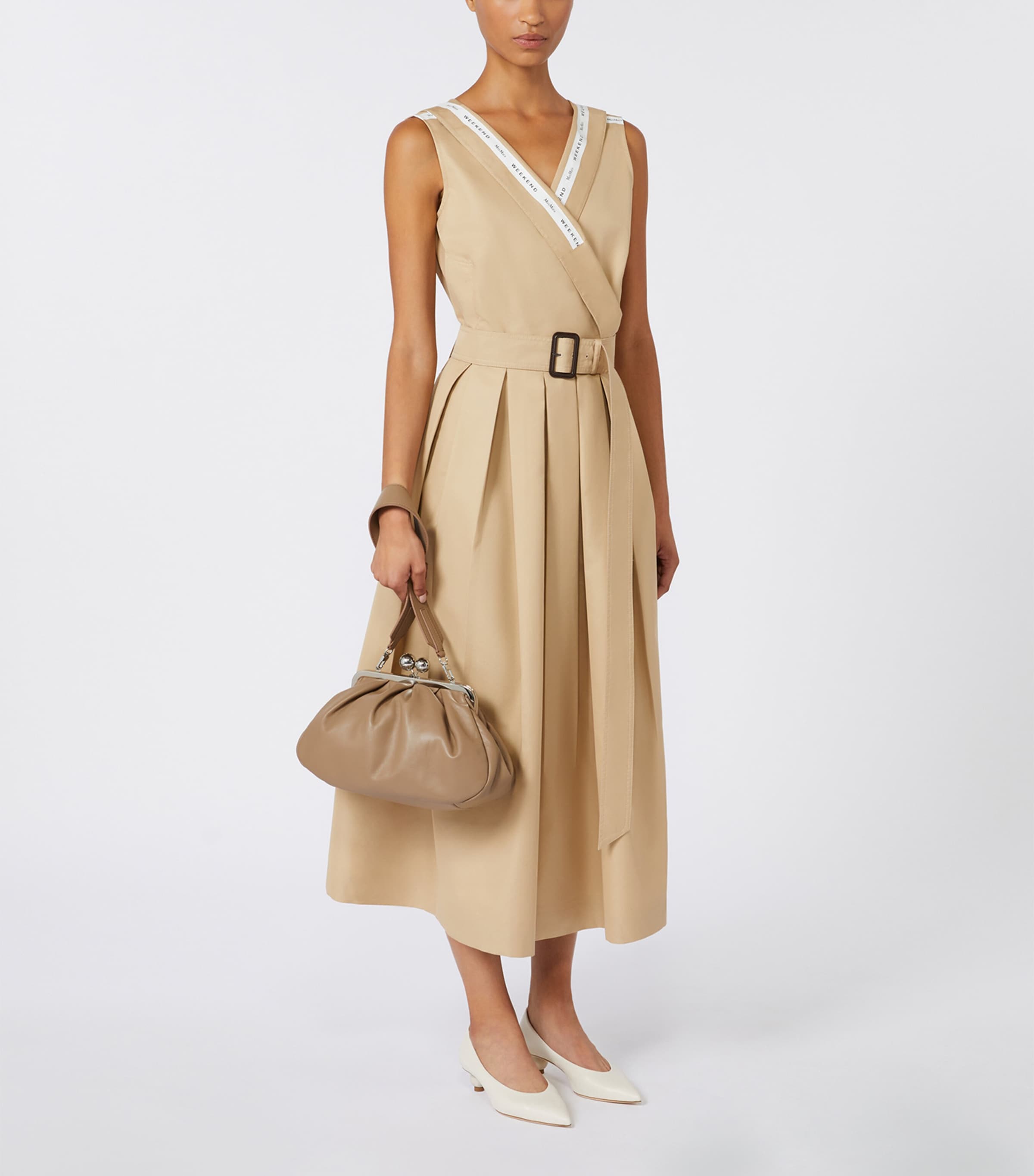 Weekend Max Mara Medium Leather Pasticcino Clutch Bag Turtledove Image 2