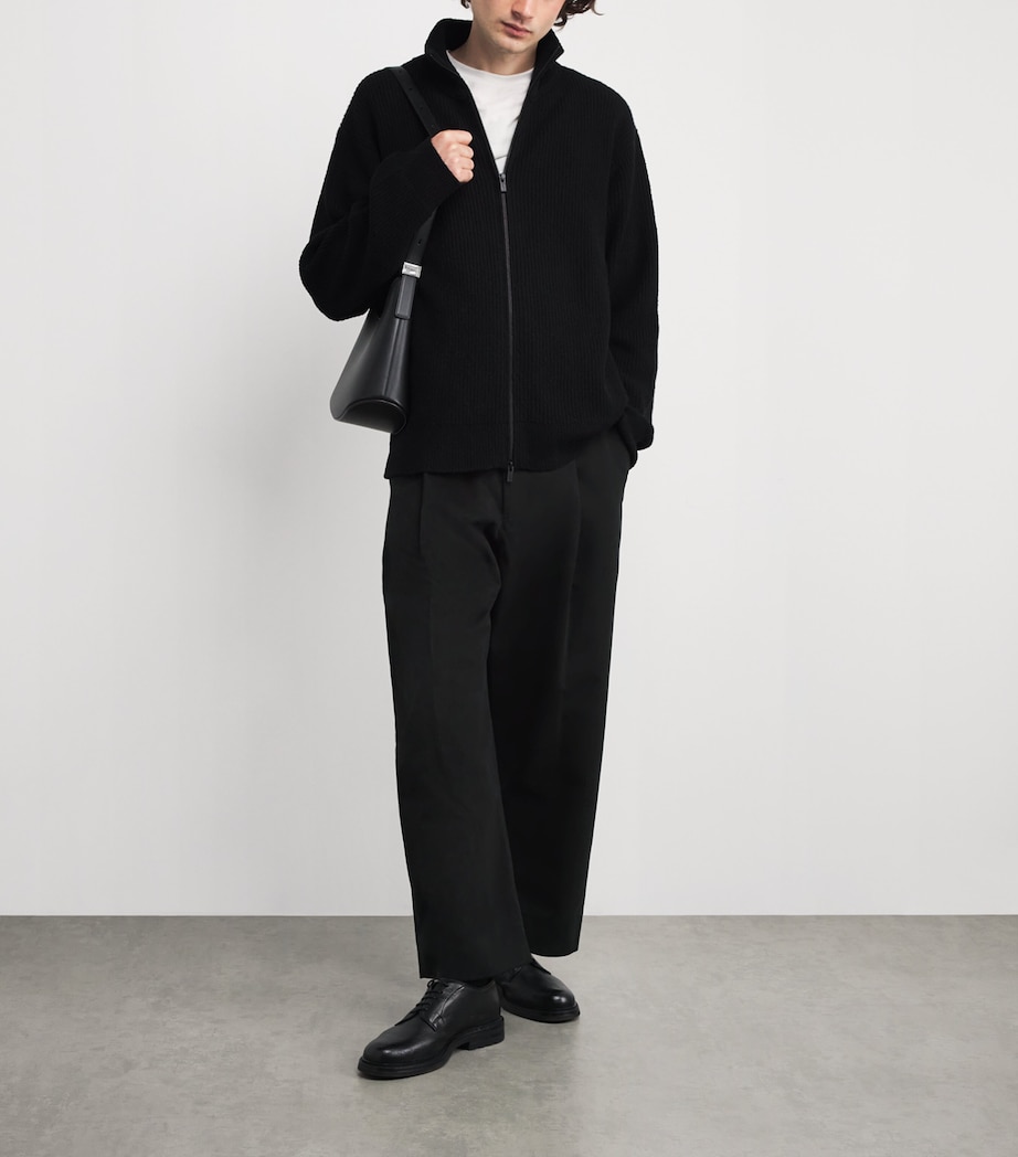 Studio Nicholson Mens Cotton Pleated Sorte Trousers Black Image 2