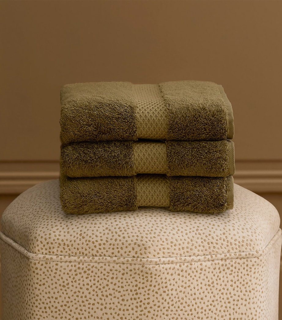 Yves Delorme Étoile Bath Sheet (92cm x 160cm) Kaki Image 3