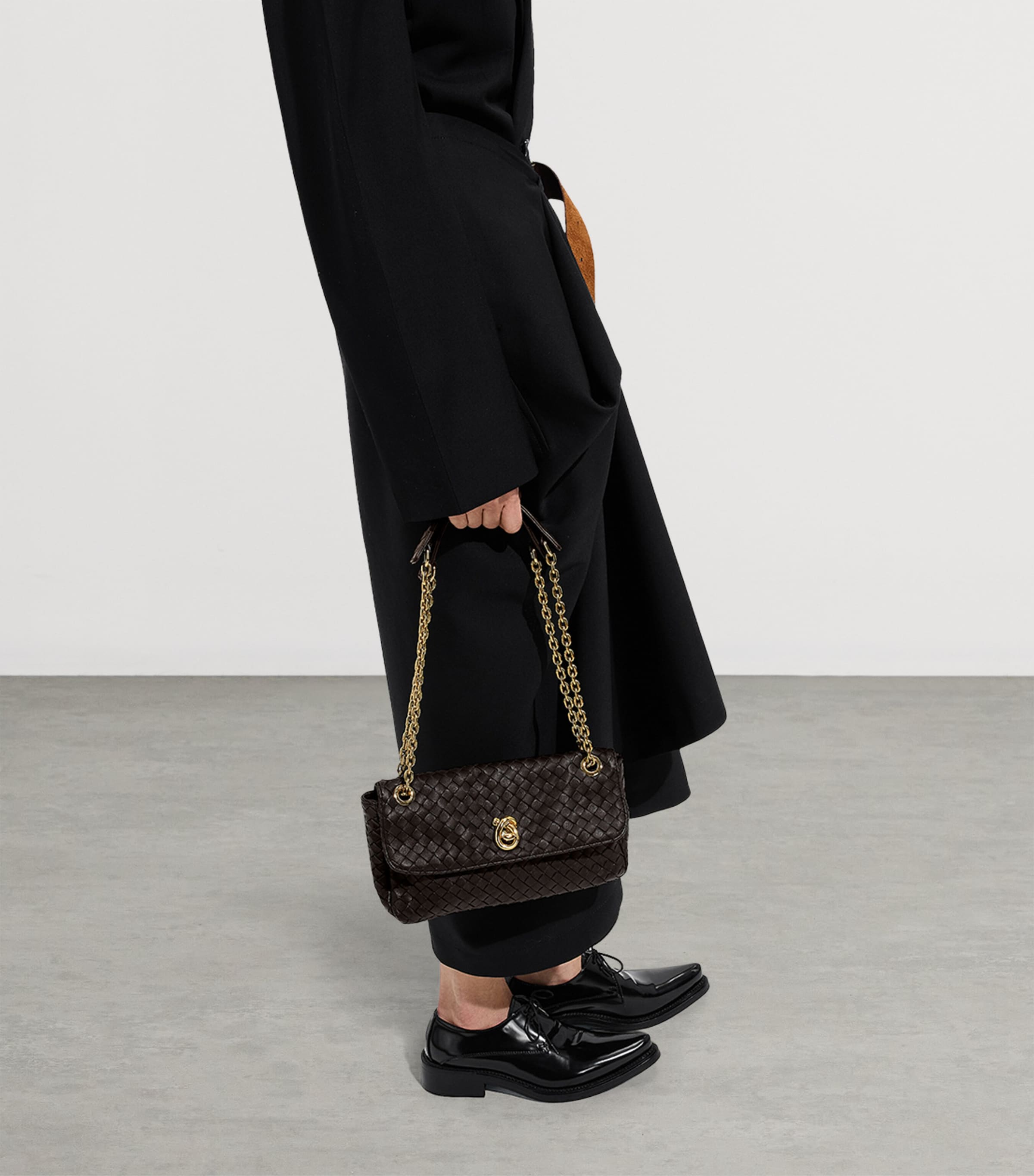 Bottega Veneta Leather Madison Shoulder Bag Image 2