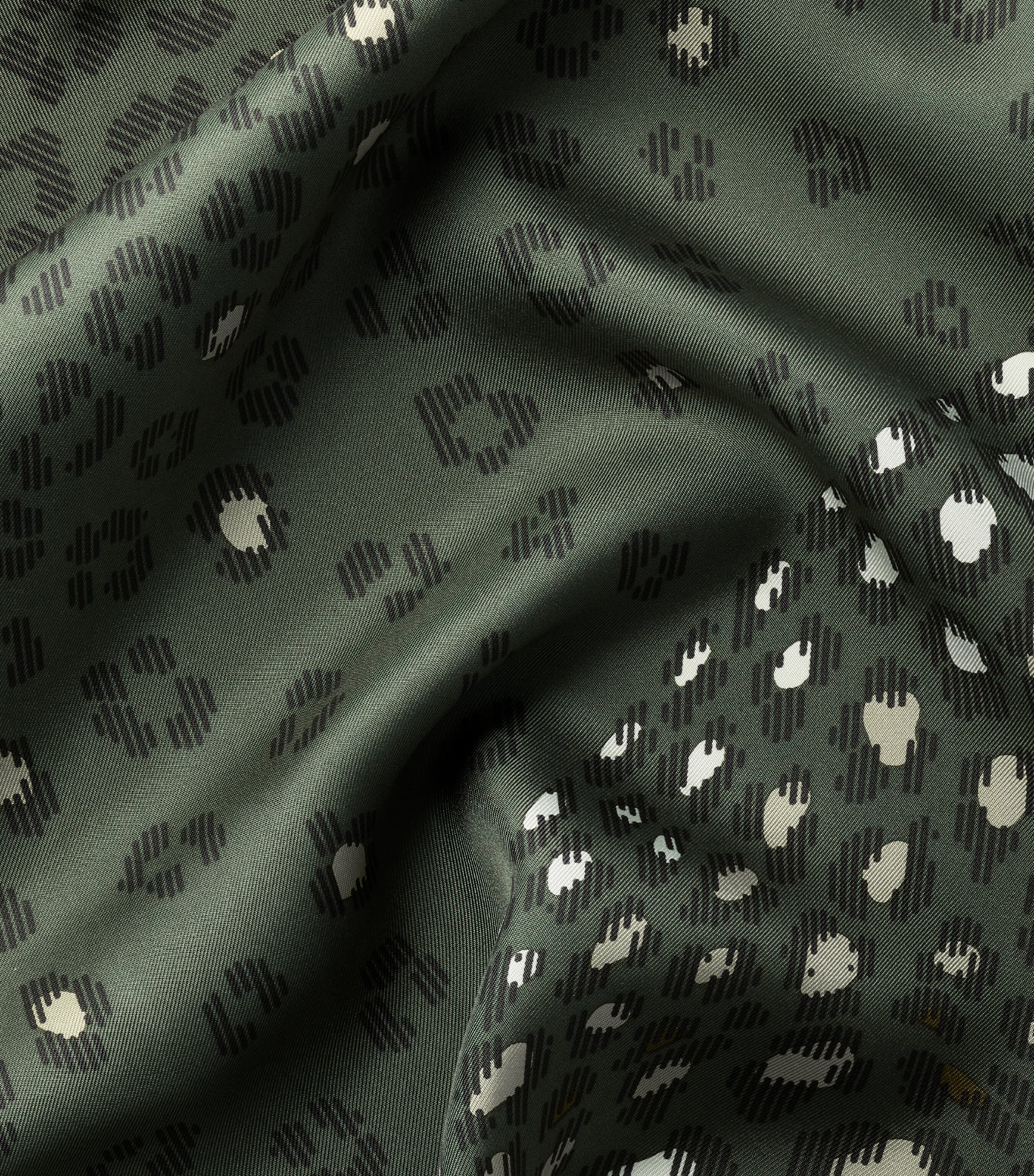Silk Panthère Dots Scarf GREEN Image 4
