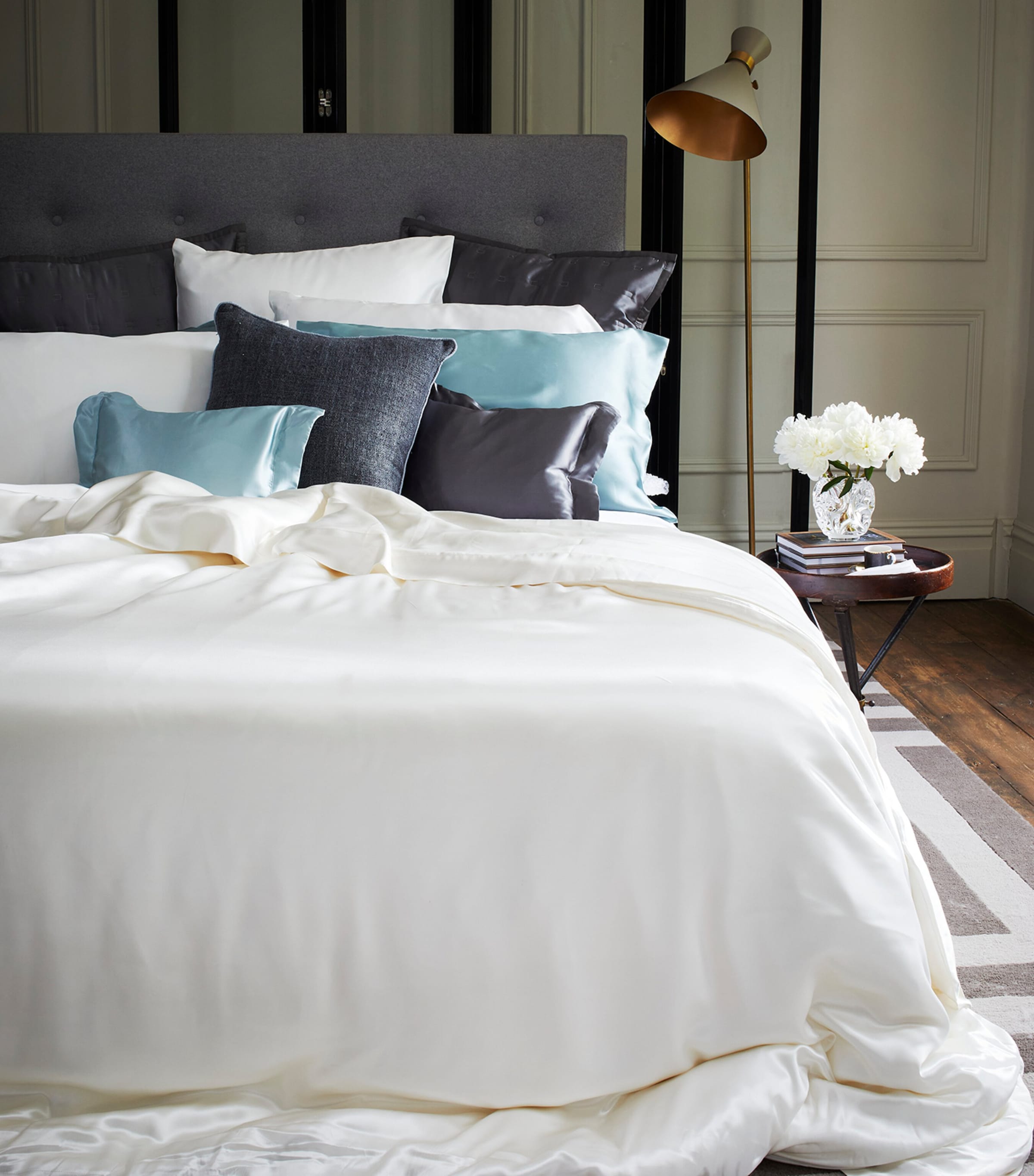 Silk Super King Duvet Cover (260cm x 220cm) IVORY Image 2