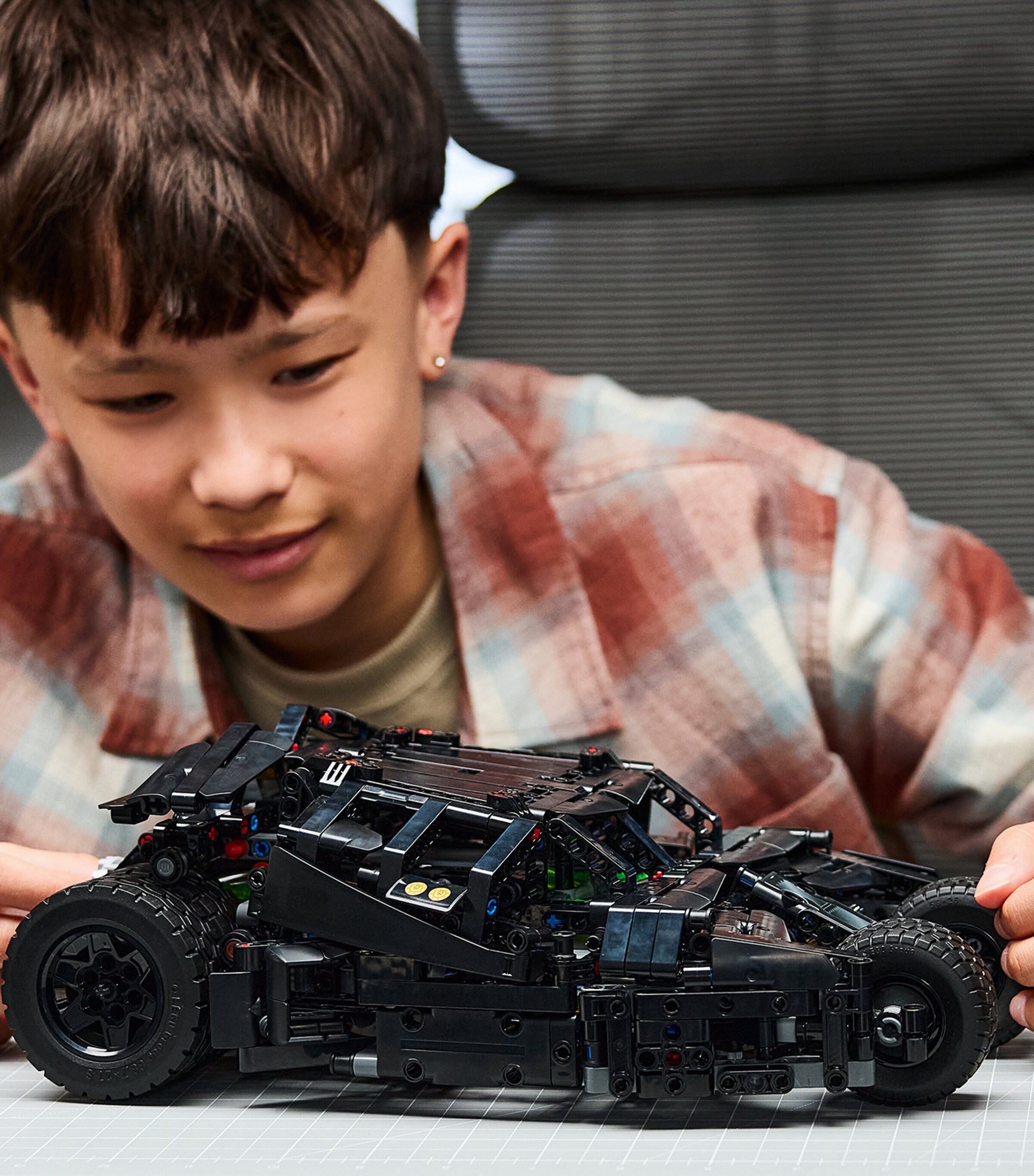 Lego Batmobile Tumbler 42239 Image 4