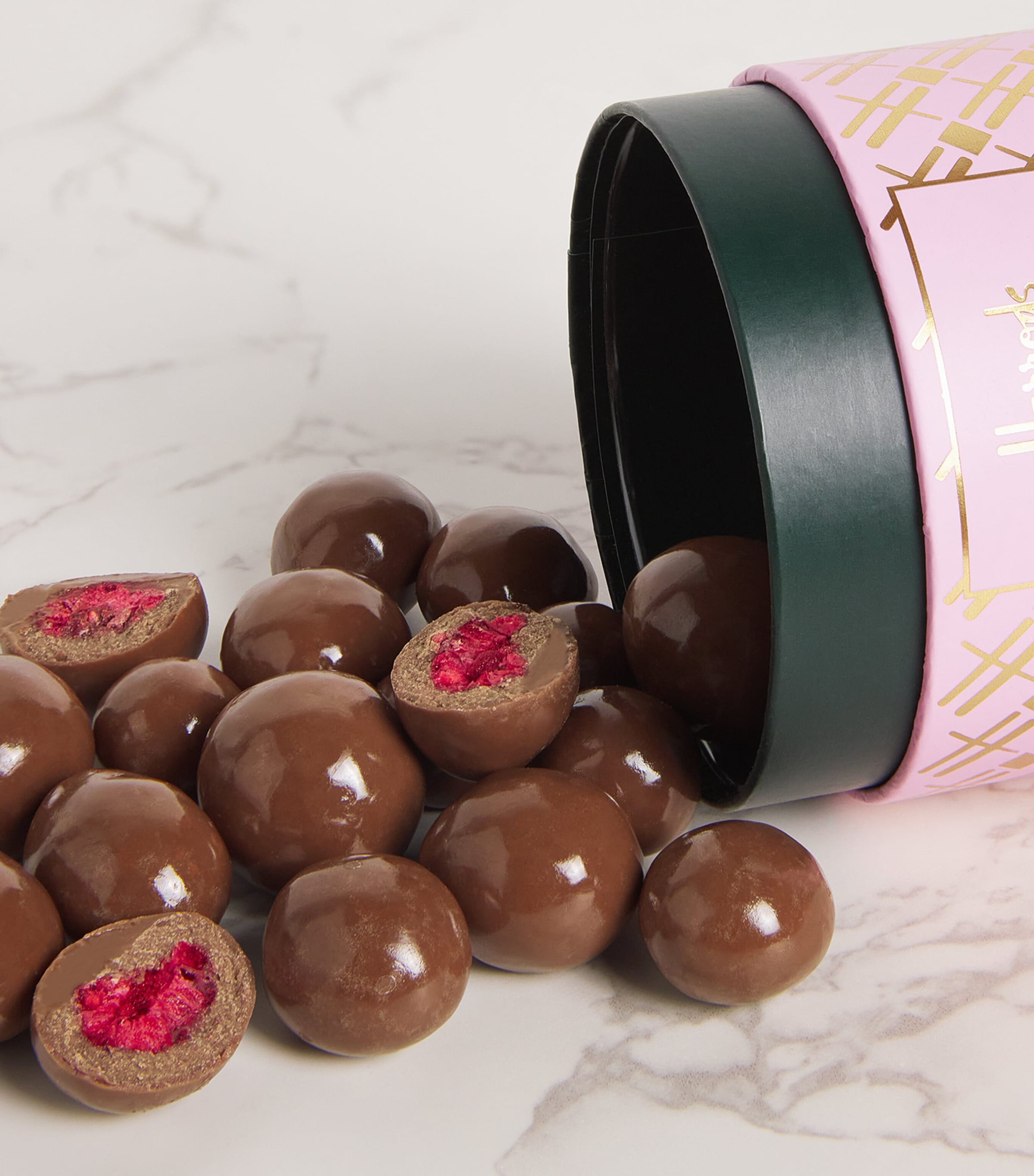 Chocolate Cherries & Berries Collection (270g) NO COLOUR Image 4