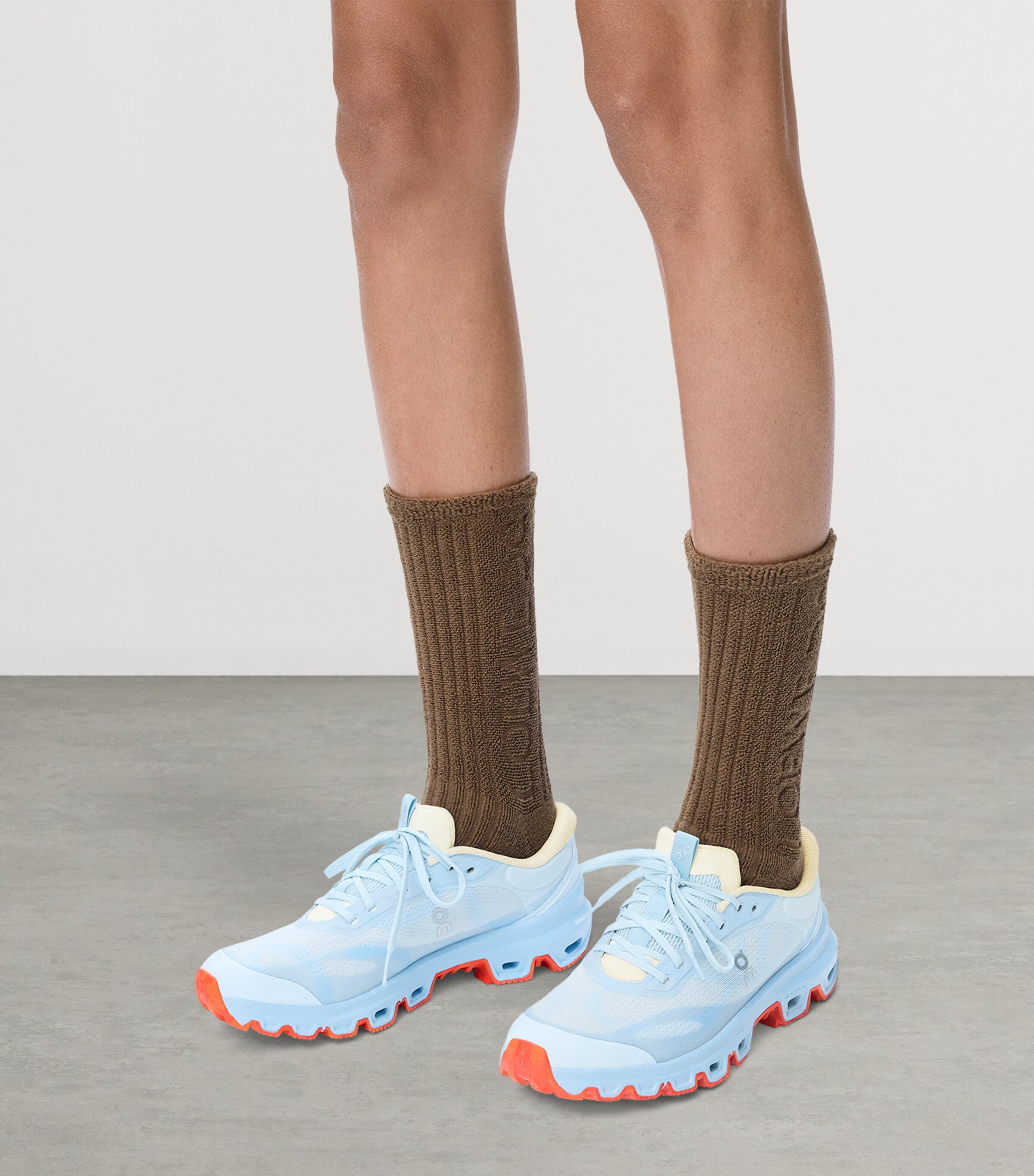LOEWE x On Cloudventure 2.0 Trainers Blue/red/white Image 2