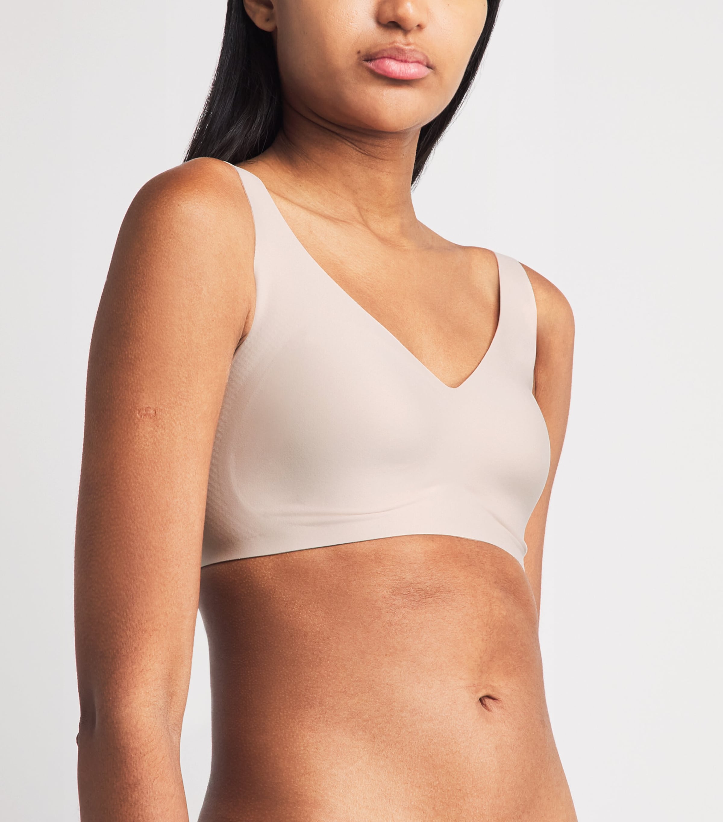 Chantelle Womens SoftStretch Power Plunge Bra Golden Beig Image 2
