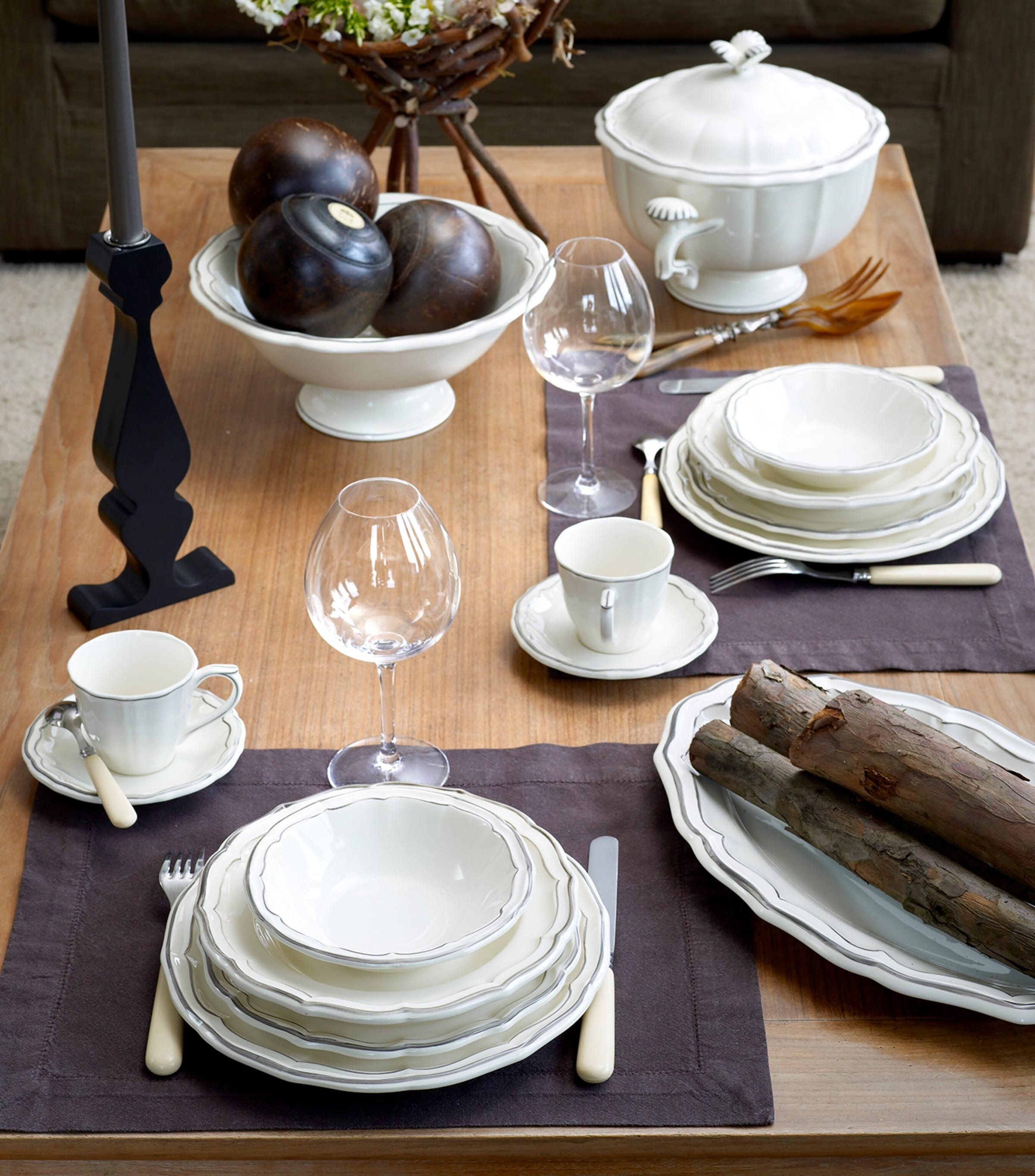 Set of 4 Filet Taupe Soup Plates WHITE, TAUPE Image 2