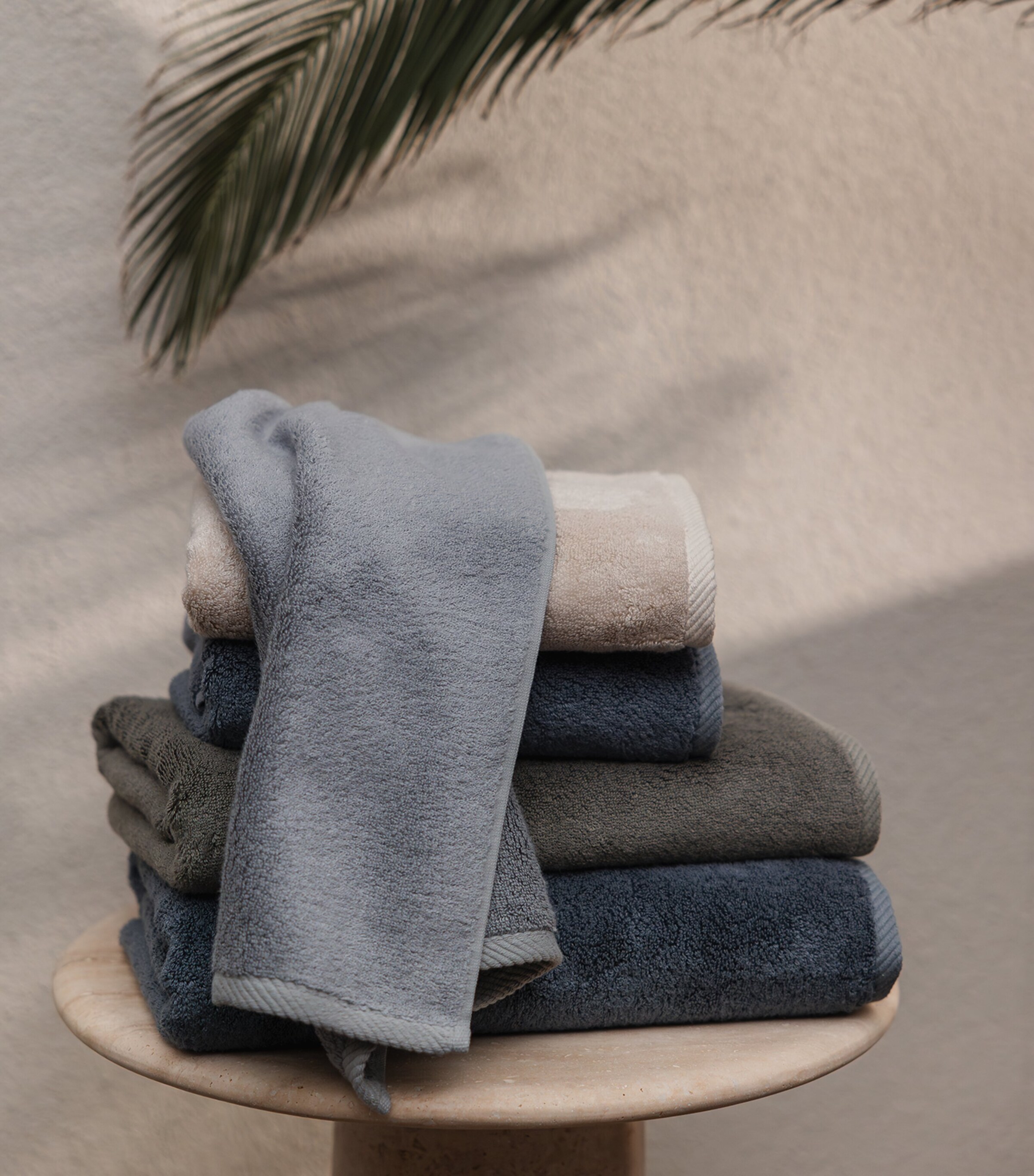 Hamam Organic Cotton-Modal Glam Bath Towel (70cm x 140cm) Dark Frost Image 4
