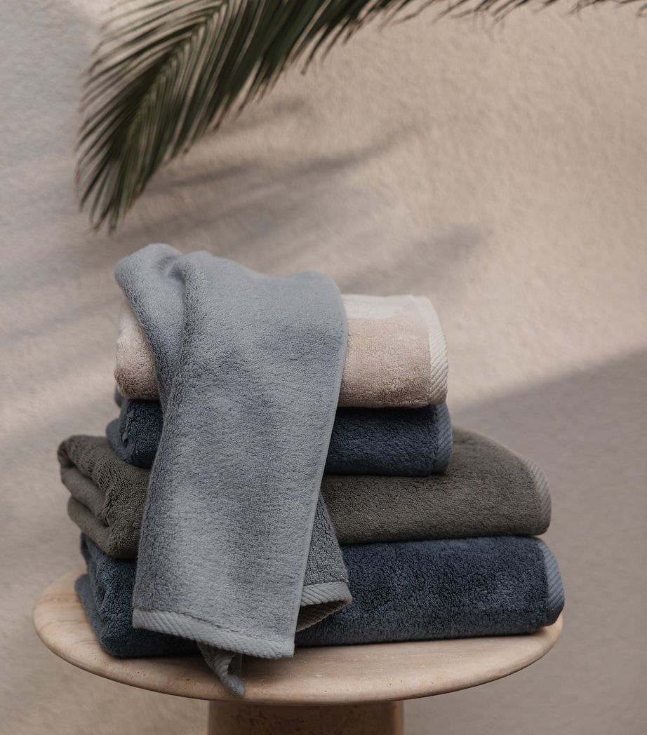 Hamam Organic Cotton-Modal Glam Bath Towel (70cm x 140cm) Dark Frost Image 4