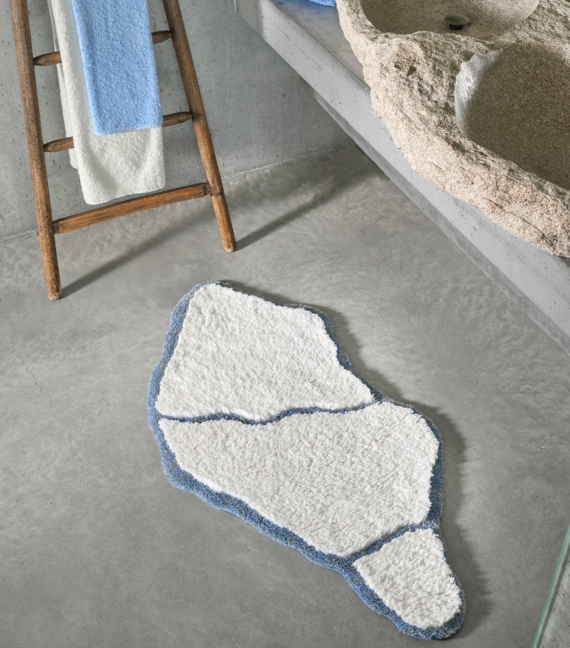 Abyss & Habidecor Jess Bath Rug (70cm x 135cm) Powder Blue Image 4