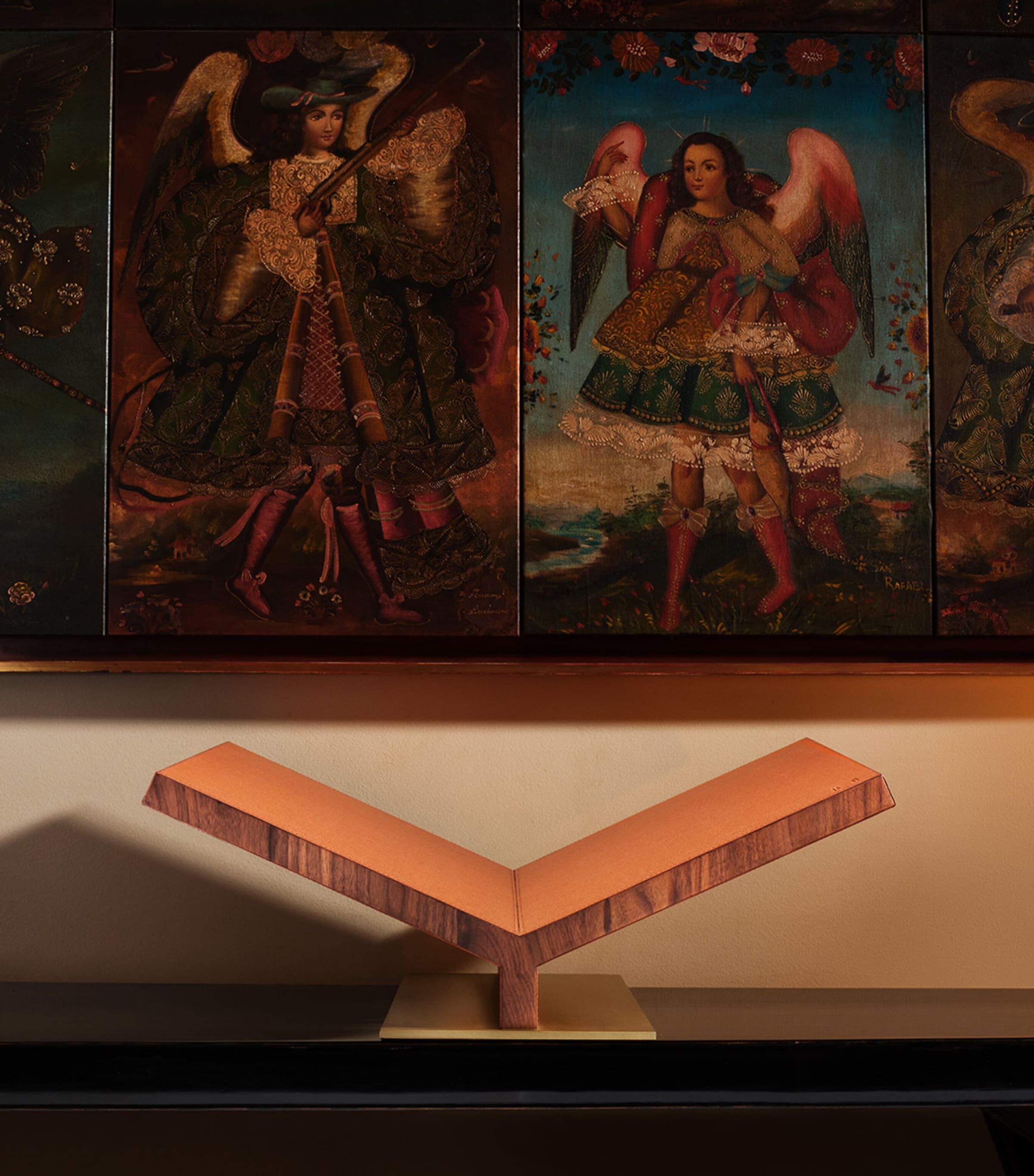 Walnut-Leather Ultimate Collector Bookstand CAMEL Image 5