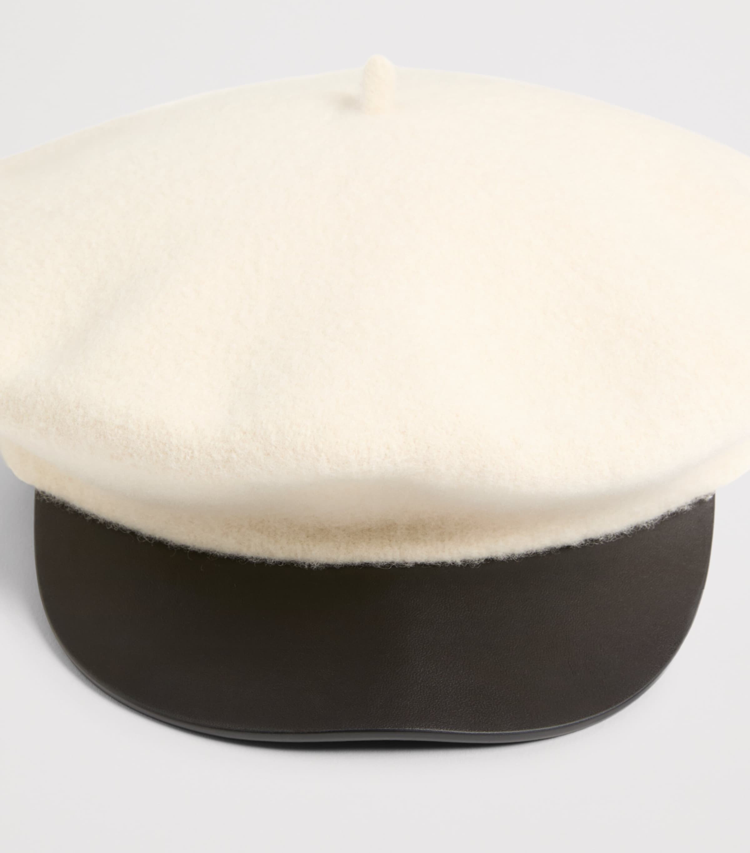 Wool Leather-Trim VLogo Signature Beret Q86 Image 5