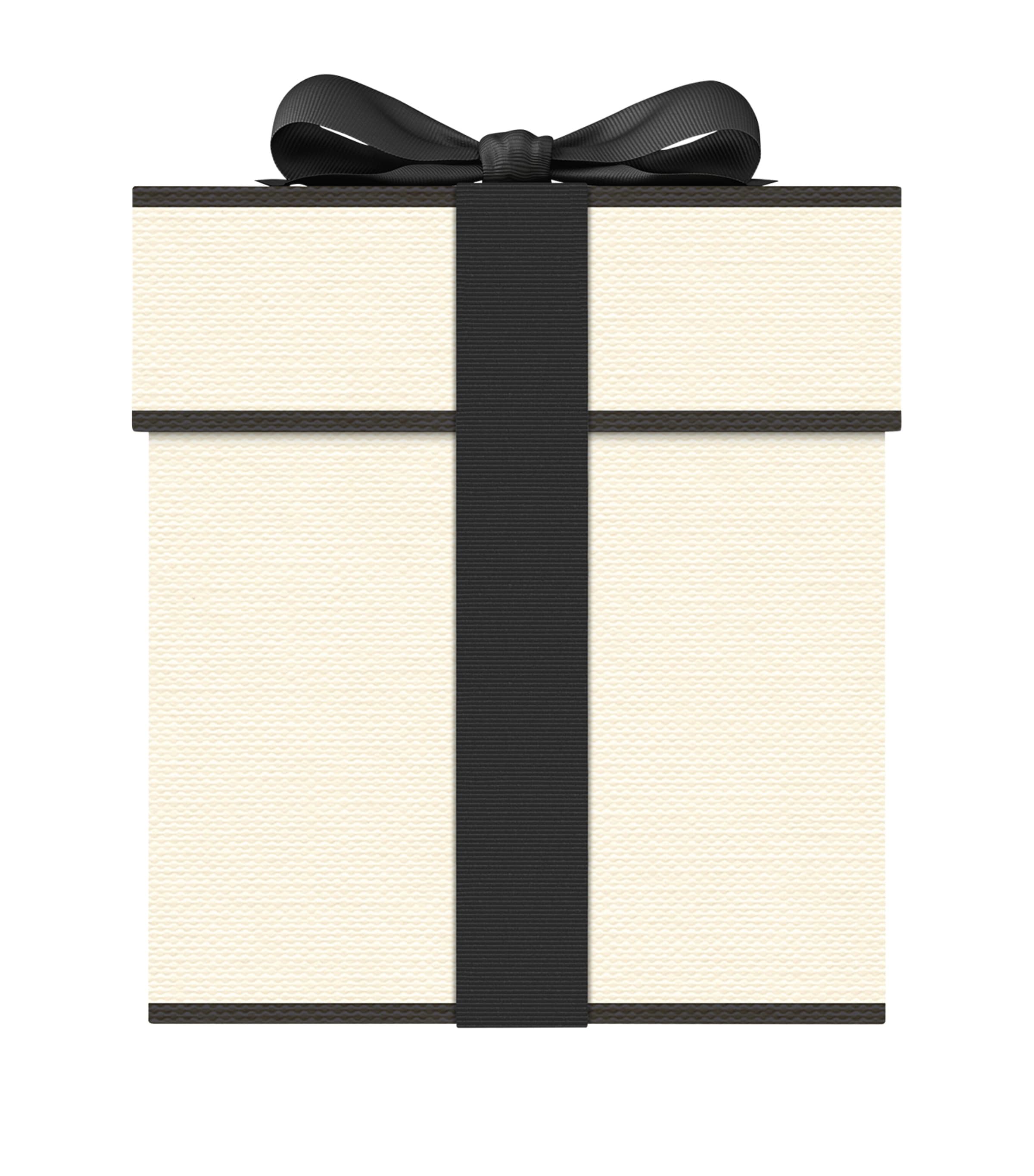 White Lilac & Rhubarb Charity Classic Candle (200g) NO COLOUR Image 4