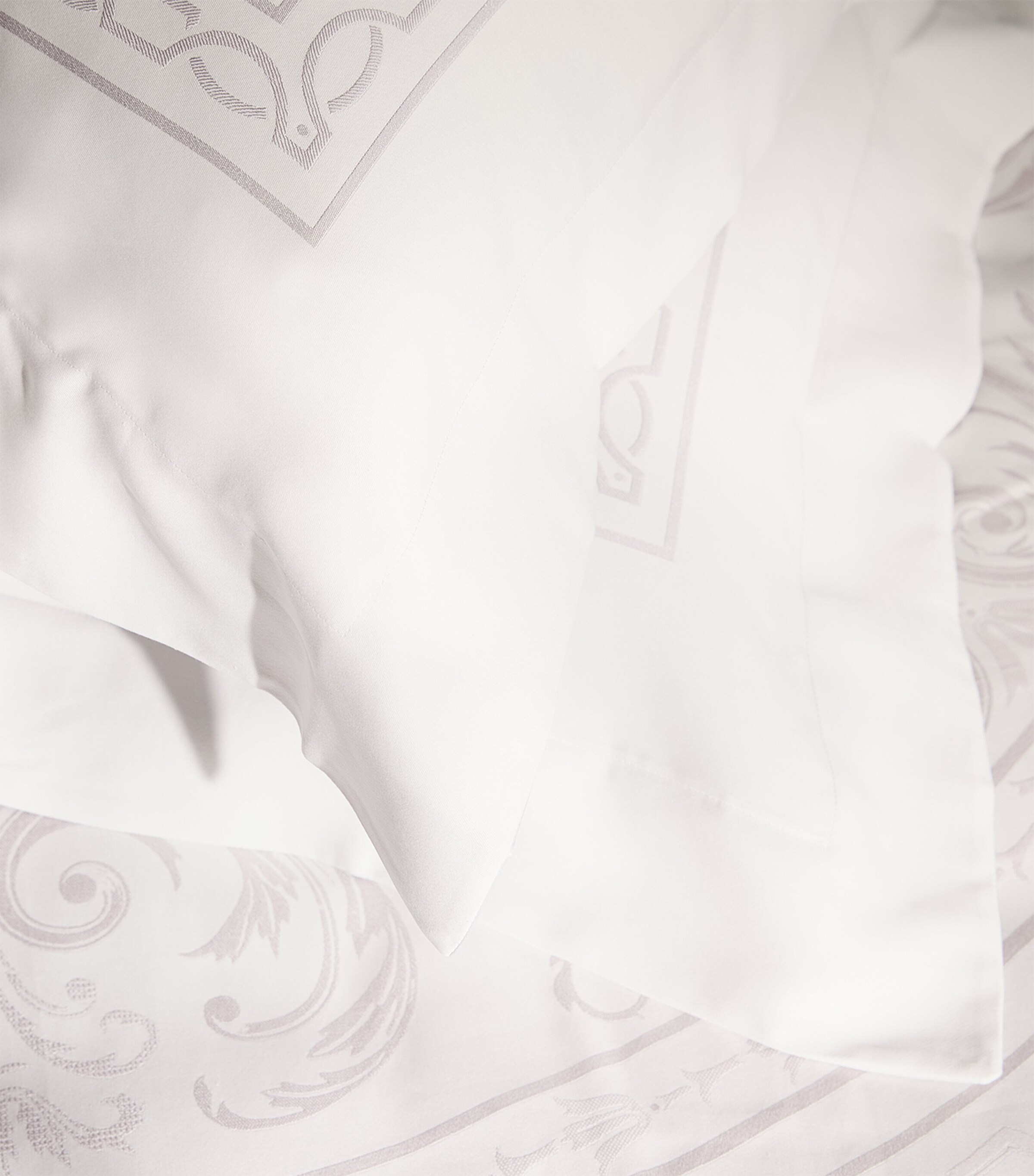 Versailles Square Pillowcase (65cm x 65cm) PERLE Image 5