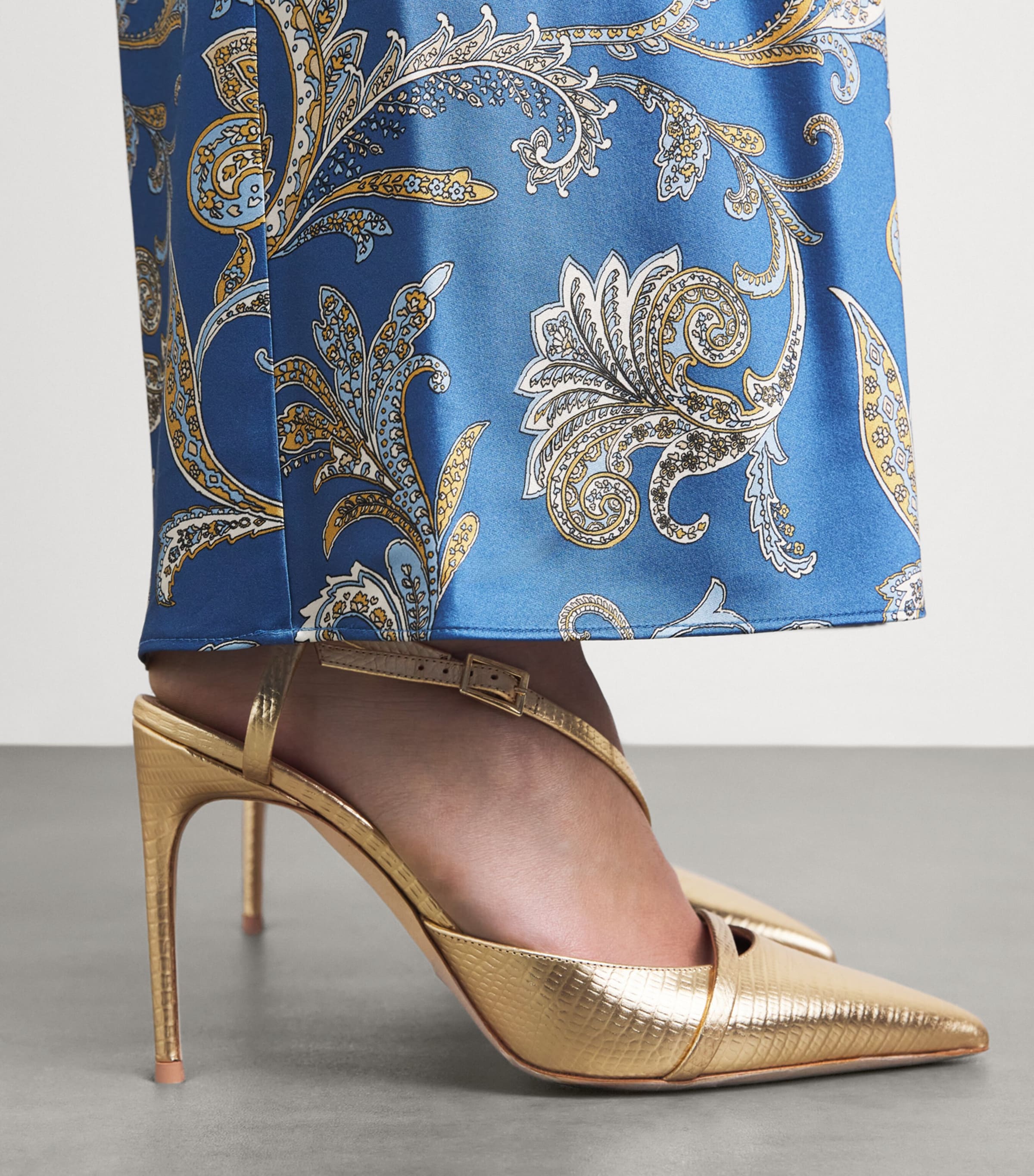 Malone Souliers x Harrods Exclusive Metallic Leather Embossed Valeria Slingback Pumps 90 Antique Gold Image 2
