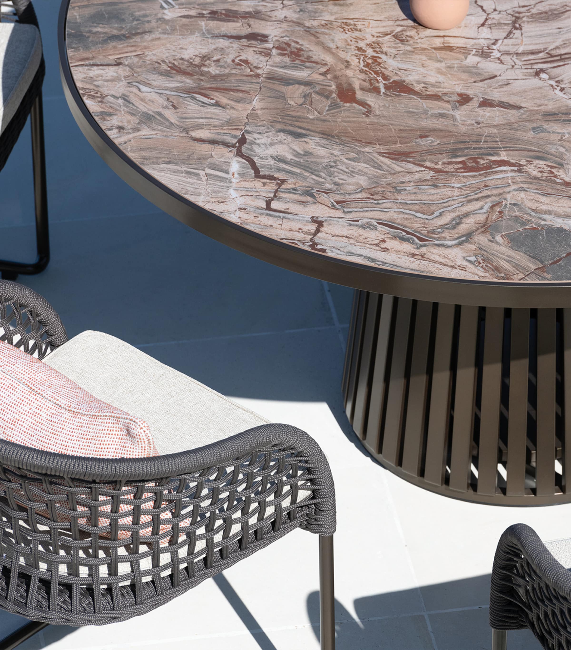 Round Sierra 6-Seater Outdoor Table BRONZE Image 5