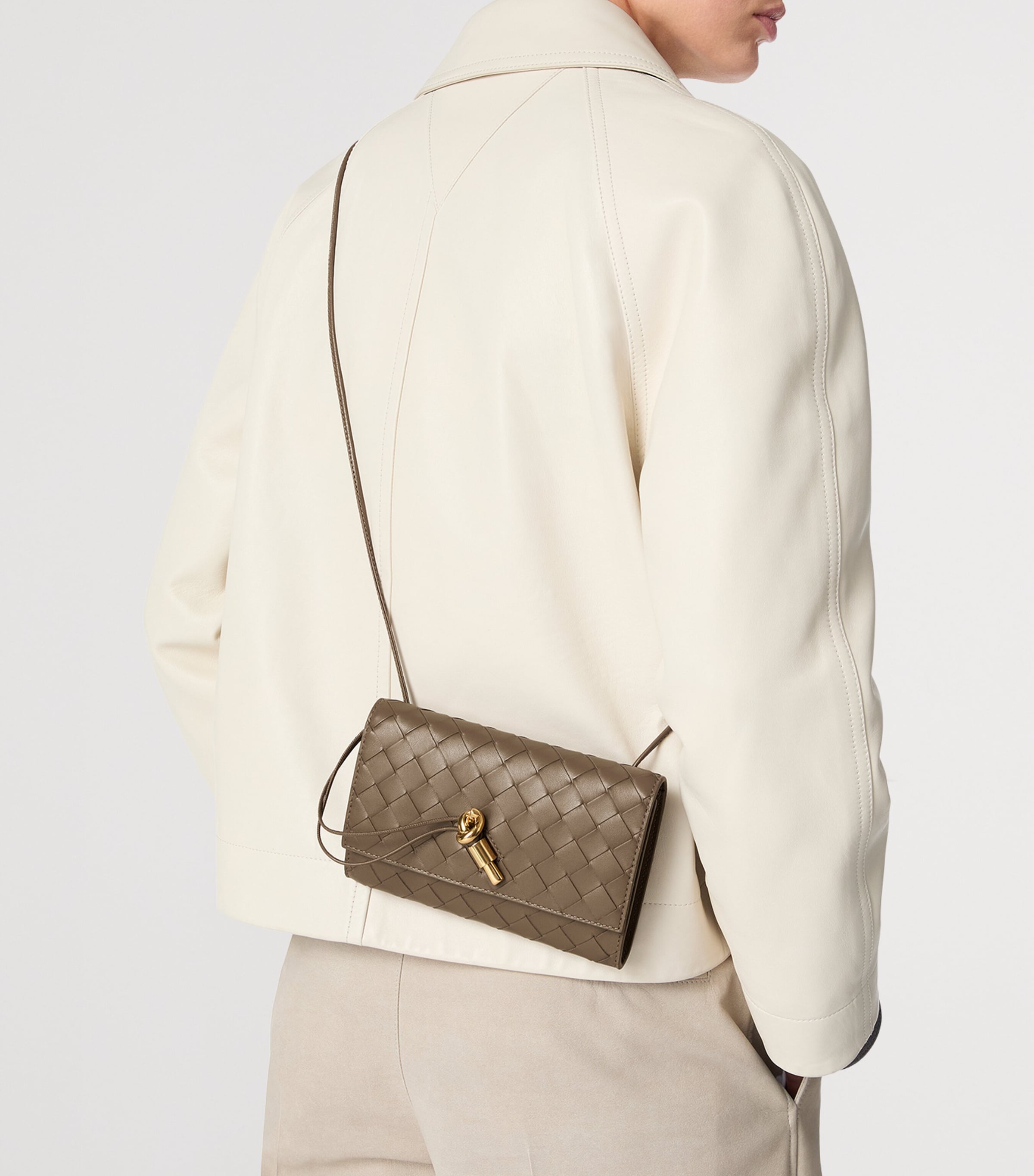 Leather Intrecciato Andiamo Shoulder Bag 2360 Image 2