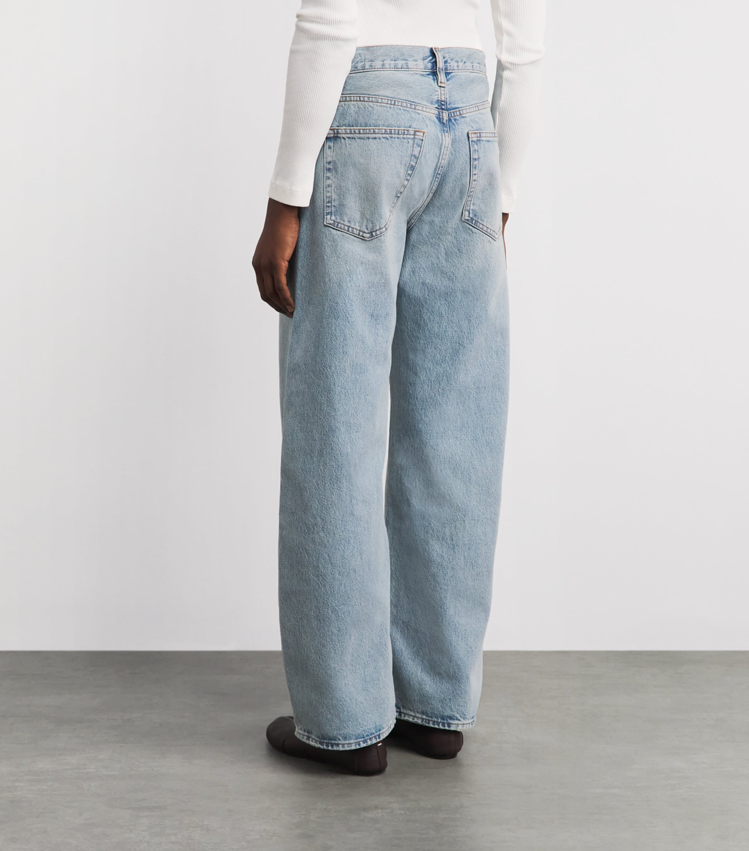 FRAME Womens The Bow High-Rise Barrel-Leg Jeans Outlaw Image 5