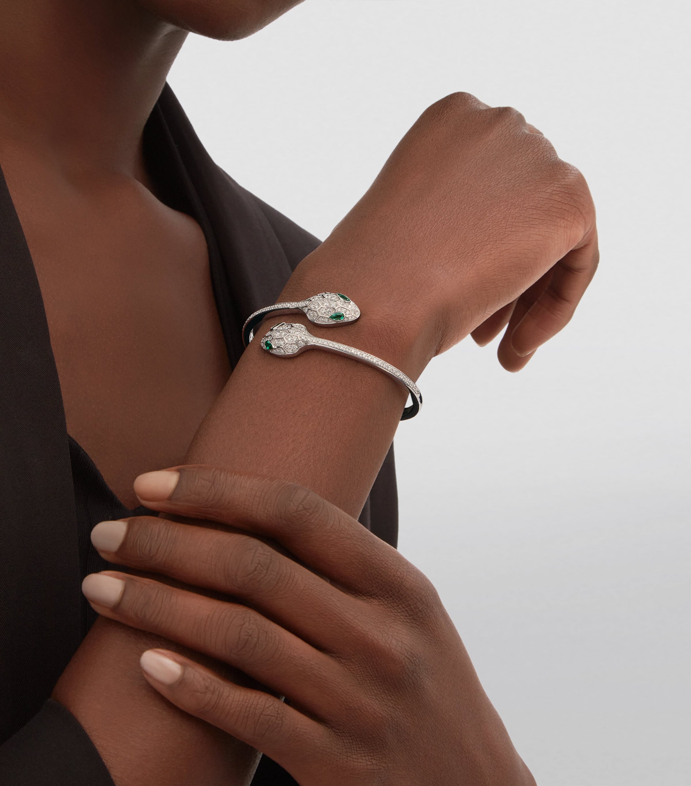 Bvlgari White Gold, Diamond and Emerald Serpenti Bangle White Gold Image 5