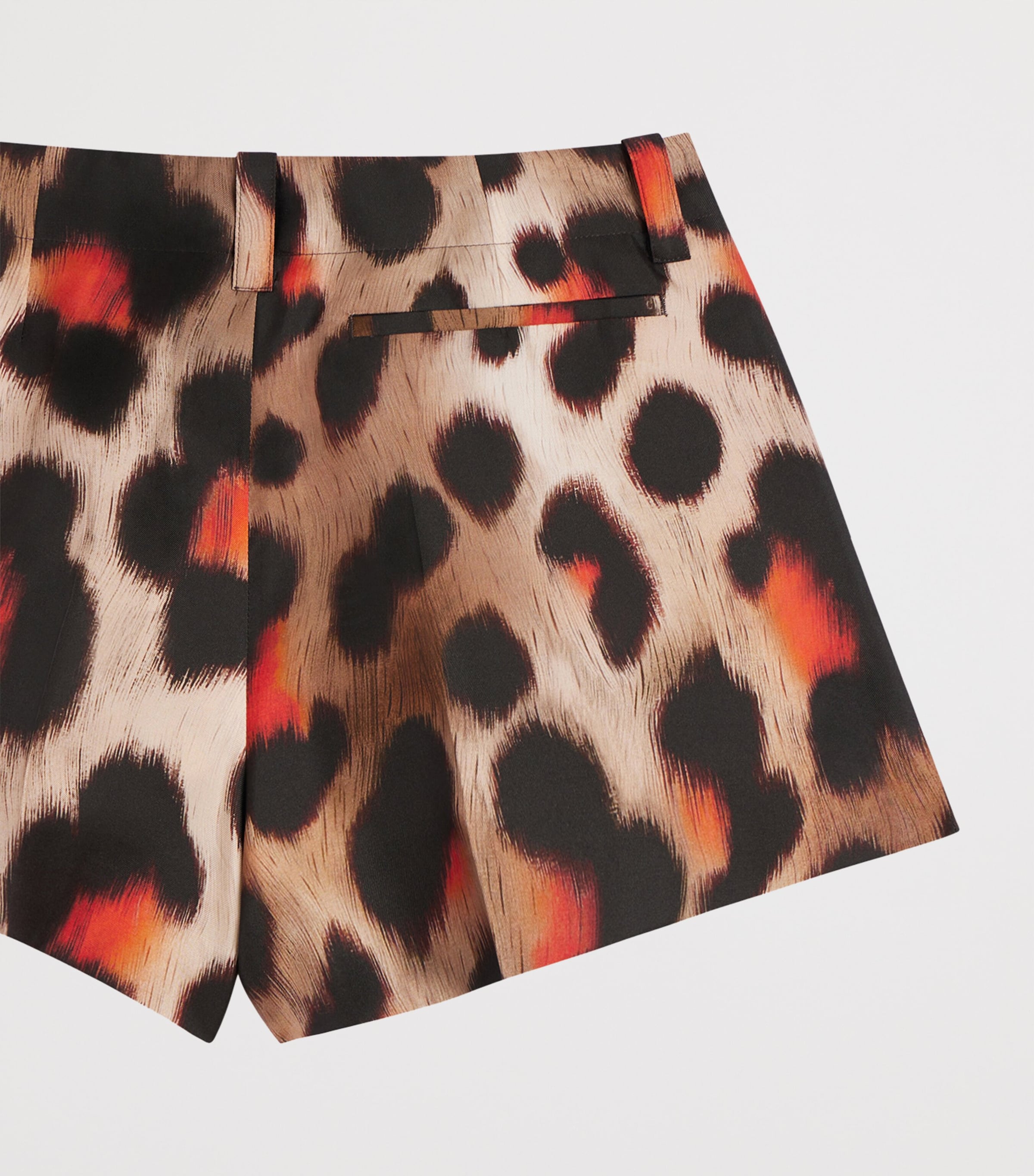 Givenchy Womens Silk Leopard Pleated Shorts Image 7