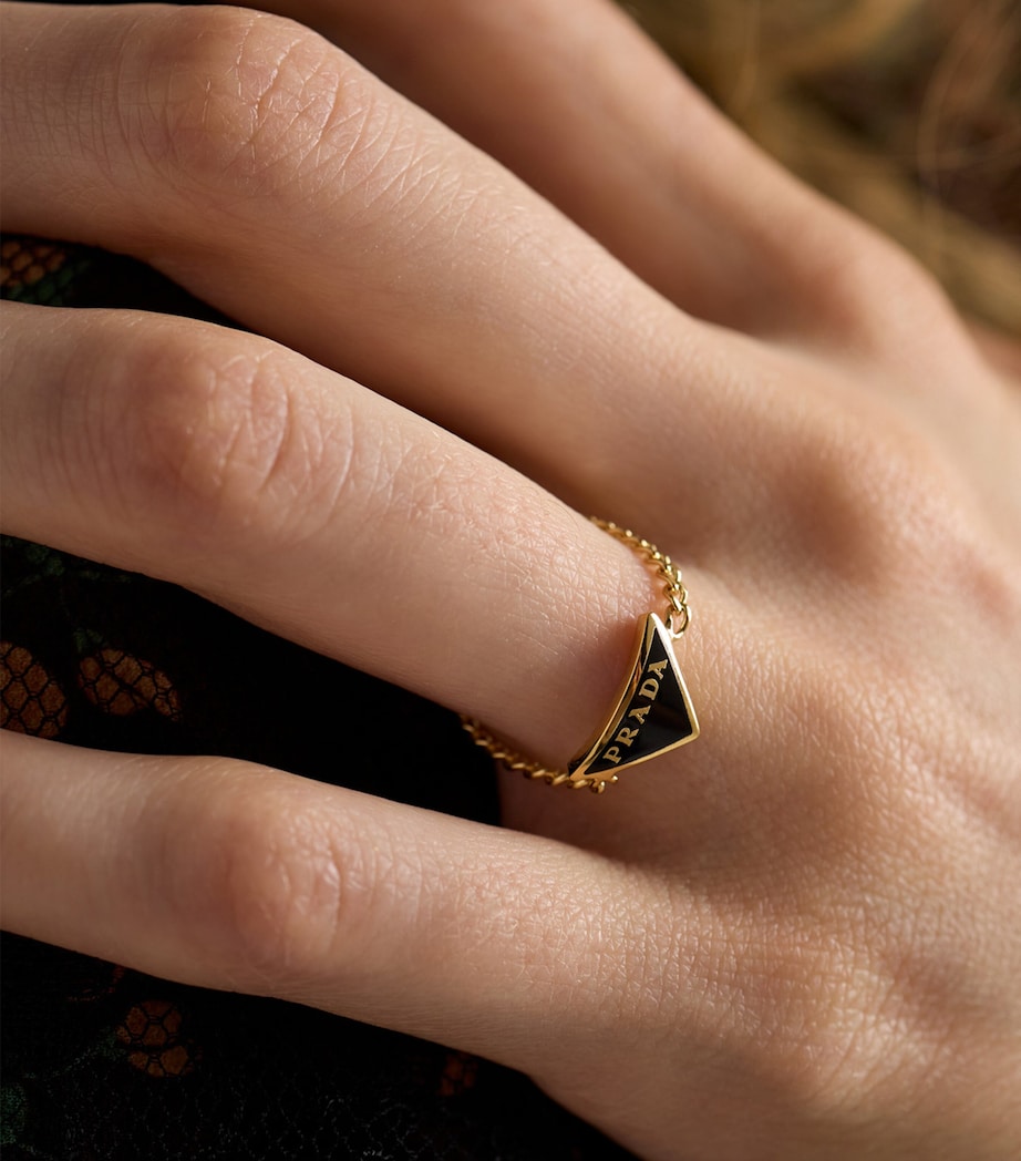 Enamel Triangle Chain Ring F019F Image 3