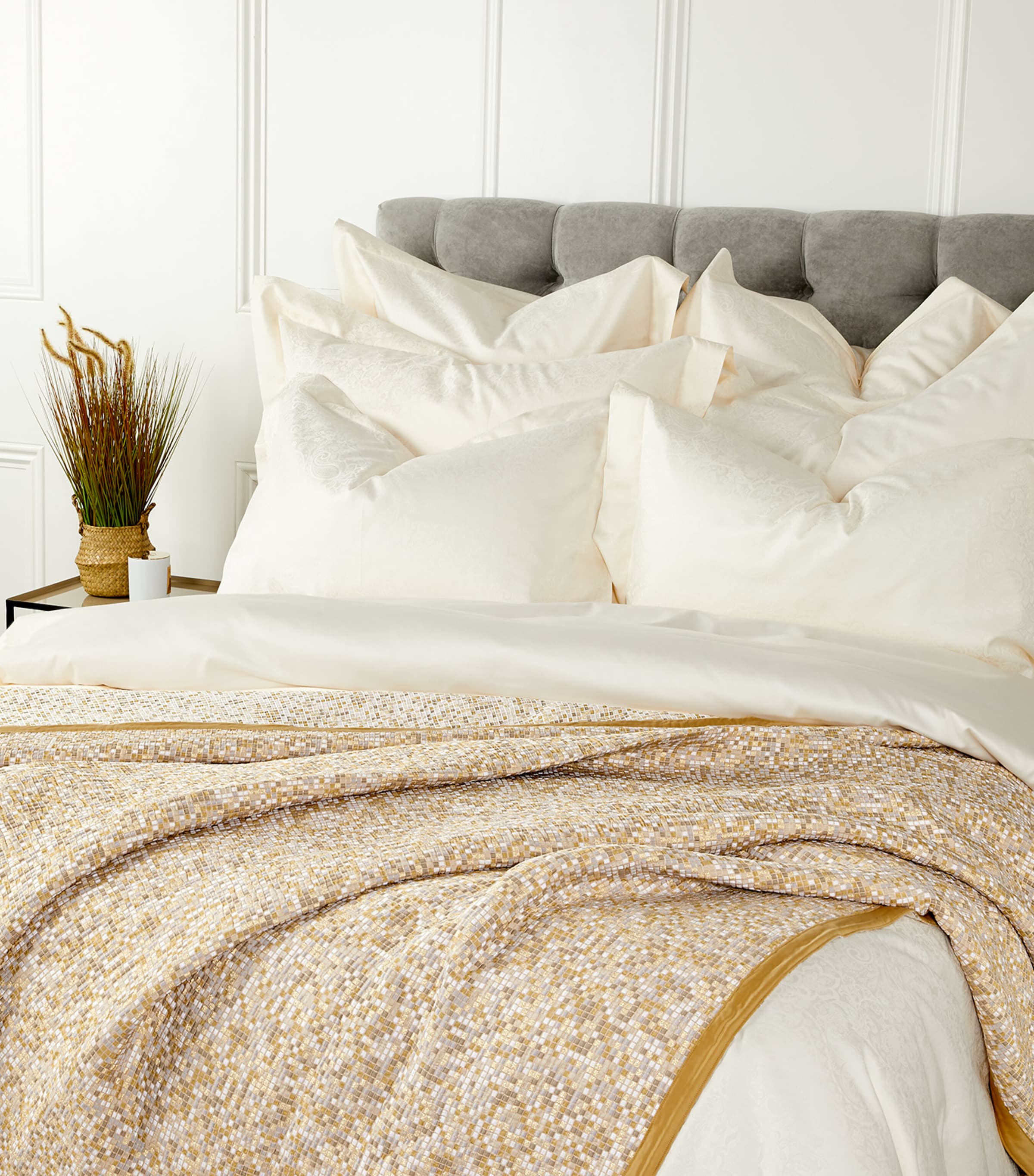 Celso De Lemos Mosaic Super King Bedspread (245cm x 255cm) Miel Image 3