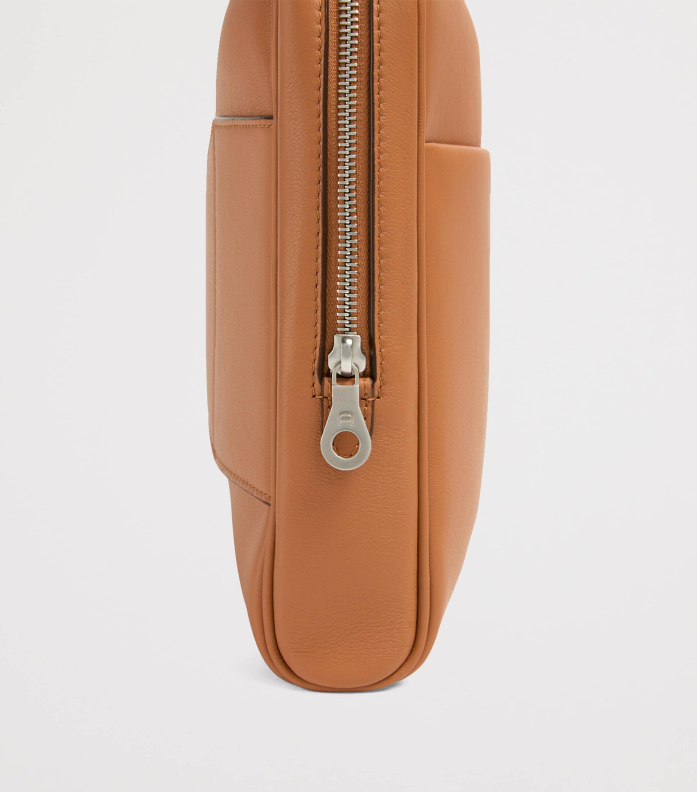 Leather Trolley-Sleeve Laptop Case WALNUT Image 5