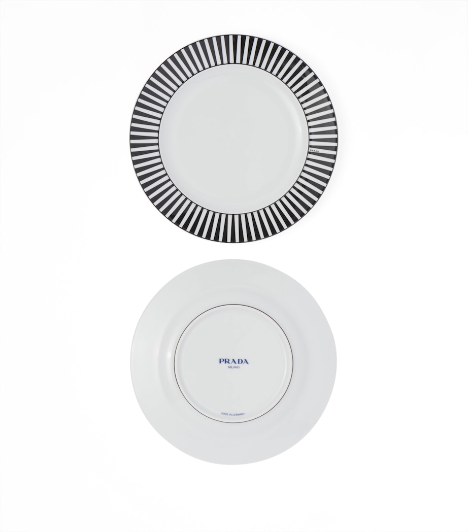 Set of 2 Stripes Dessert Plates (22cm) F0E5W Image 3