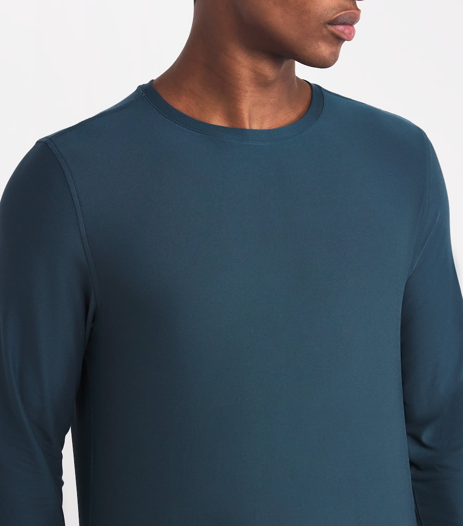 VUORI Mens Strato Tech Long-Sleeve T-Shirt Deep Sea Image 6