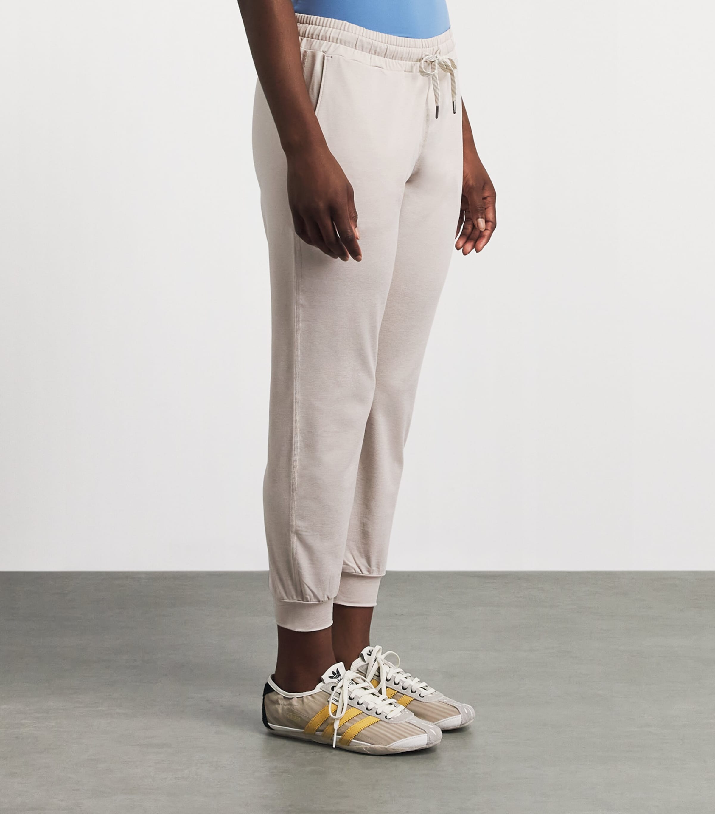 VUORI Womens Performance Sweatpants Ecru Heather Image 4