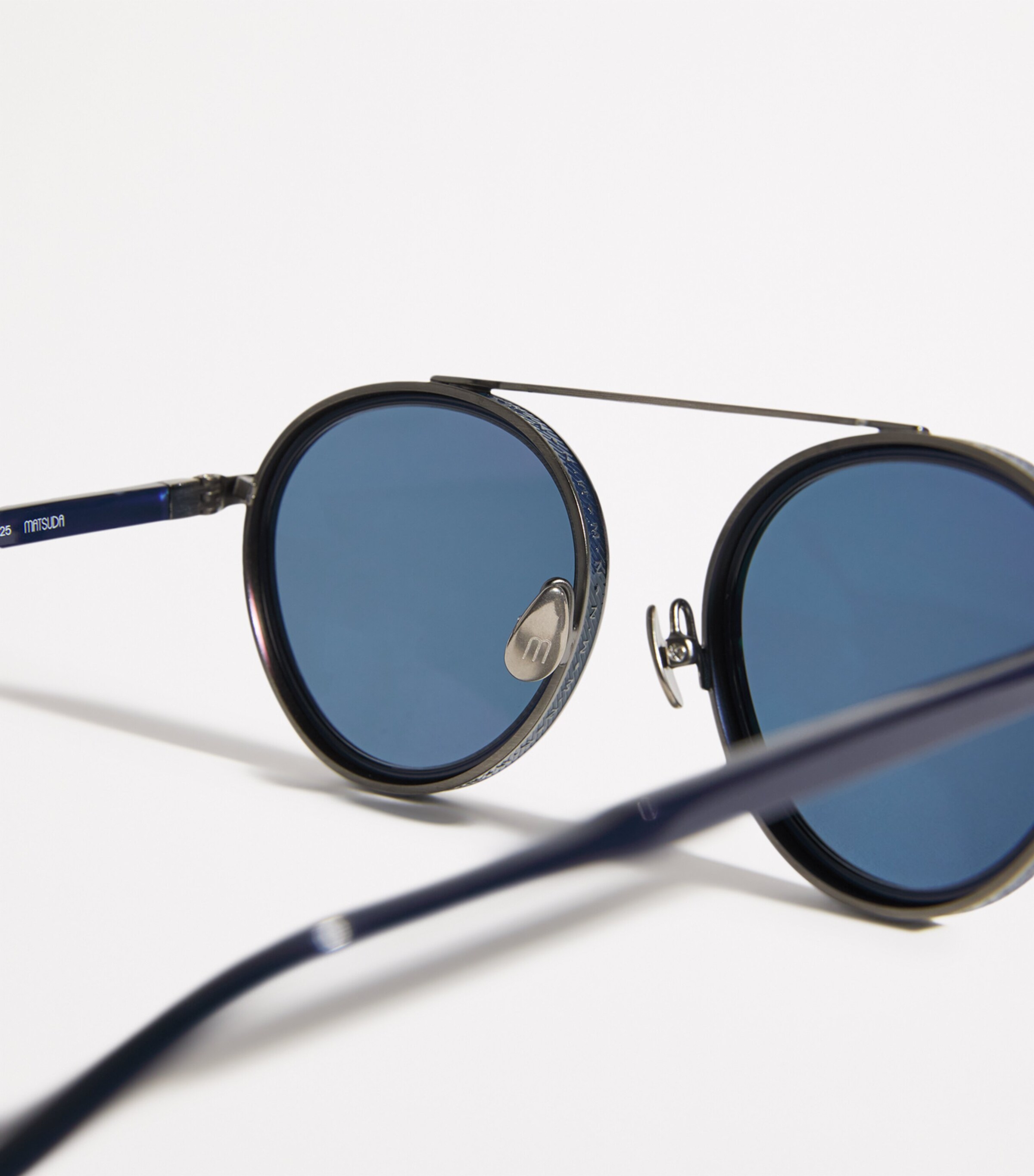 Titanium Aviator M3125 Sunglasses M3125 ANTIQUE SILVER Image 5