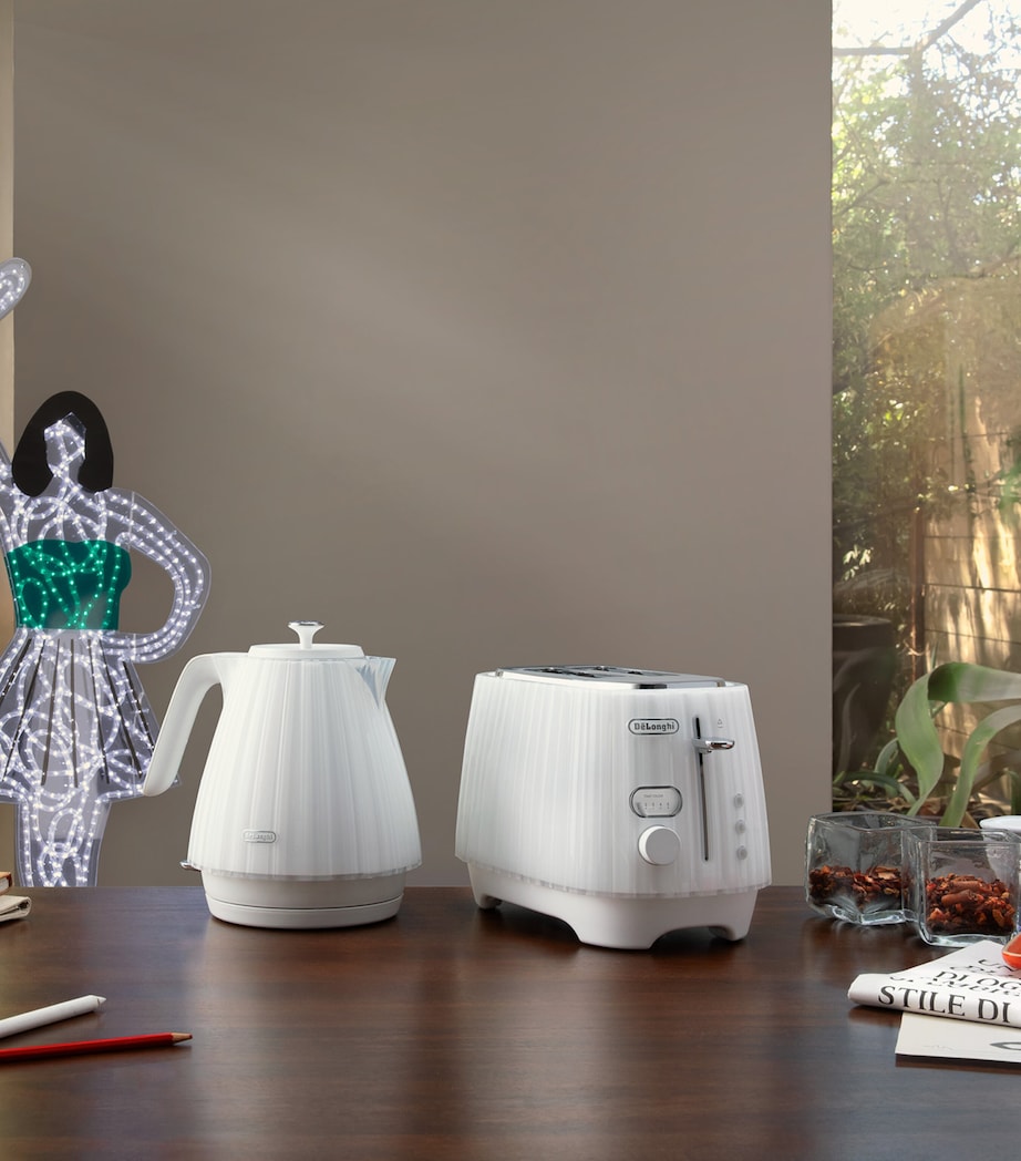 Ballerina 4-Slot Toaster WHITE Image 5