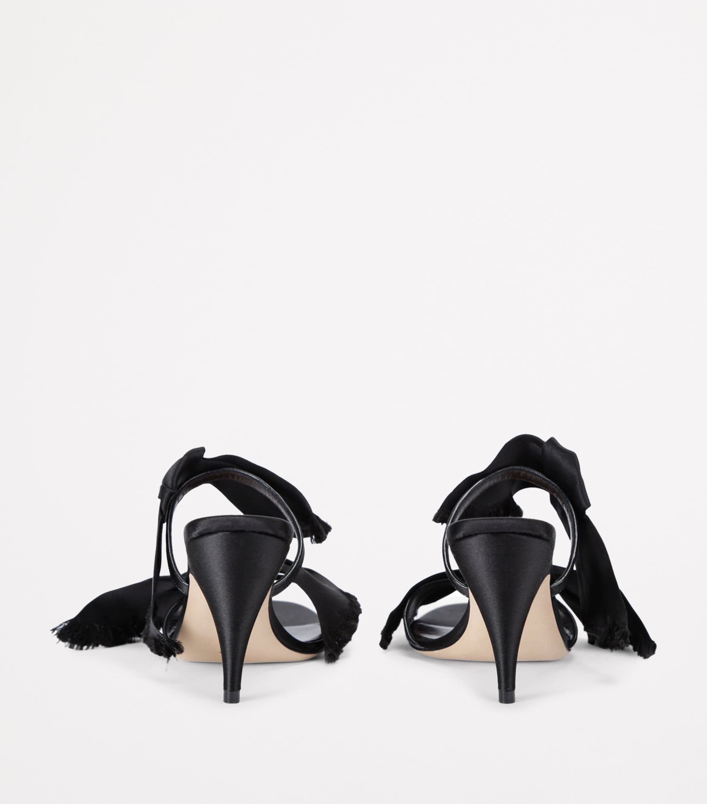 上品 ★ THE ROW ザ ロウ Vika Knot 80 leather mules Vika Knot 80 leather mules in black - The Row | Mytheresa