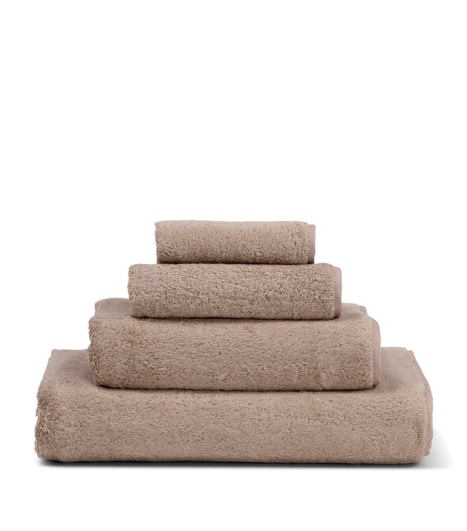 Frette Cotton Unito Bath Sheet (100cm x 150cm) Misty Blush Image 1