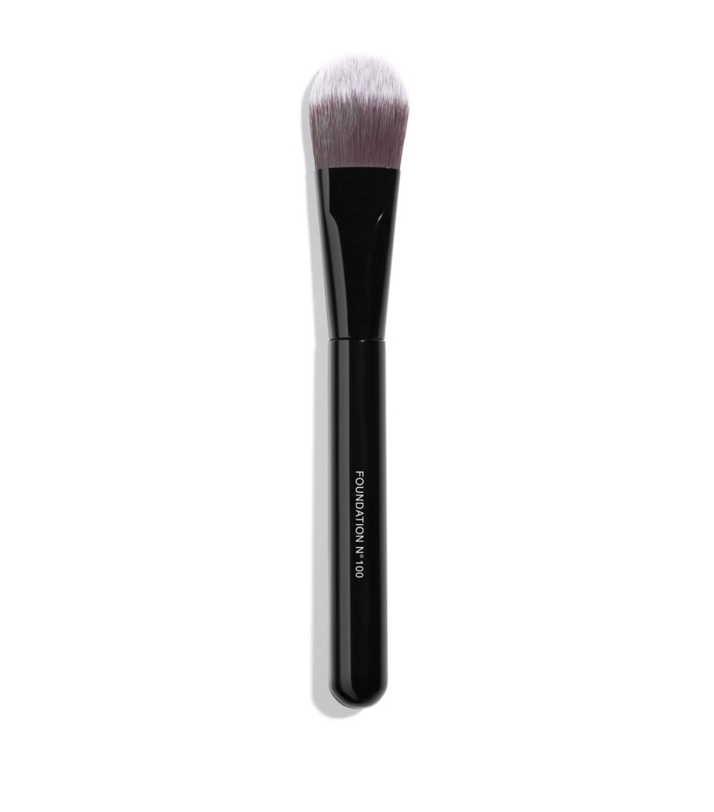 Shop Chanel Pinceau Fond De Teint Foundation Brush N°100