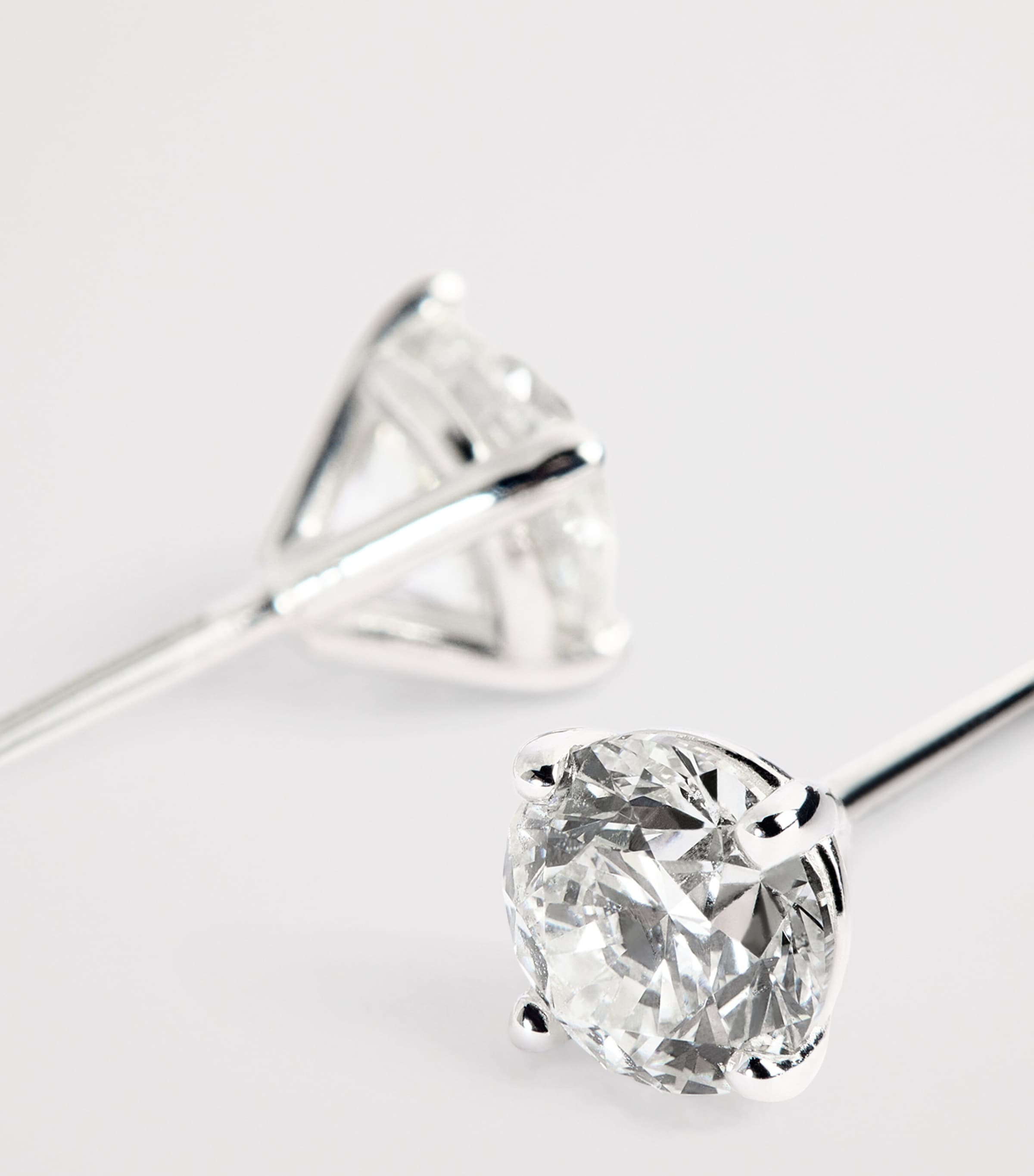 White Gold and Diamond Stud Earrings (1.00ctw) WHITE GOLD Image 5