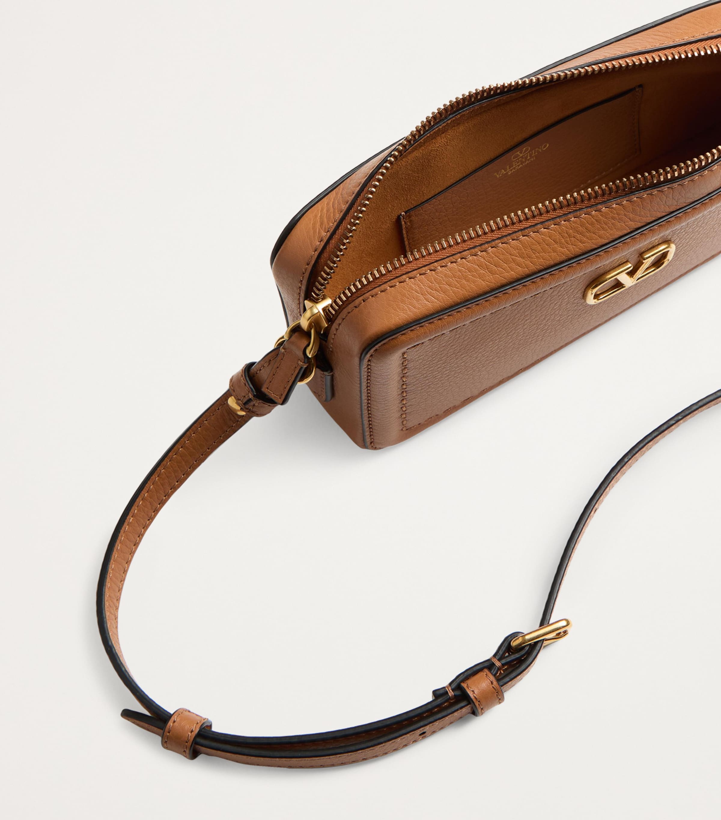 ☆人気サイズ 国内発送☆ VALENTINO ALLTIME LEATHER CAMERA BAG Valentino Garavani Alltime Mini Leather Camera Crossbody Bag